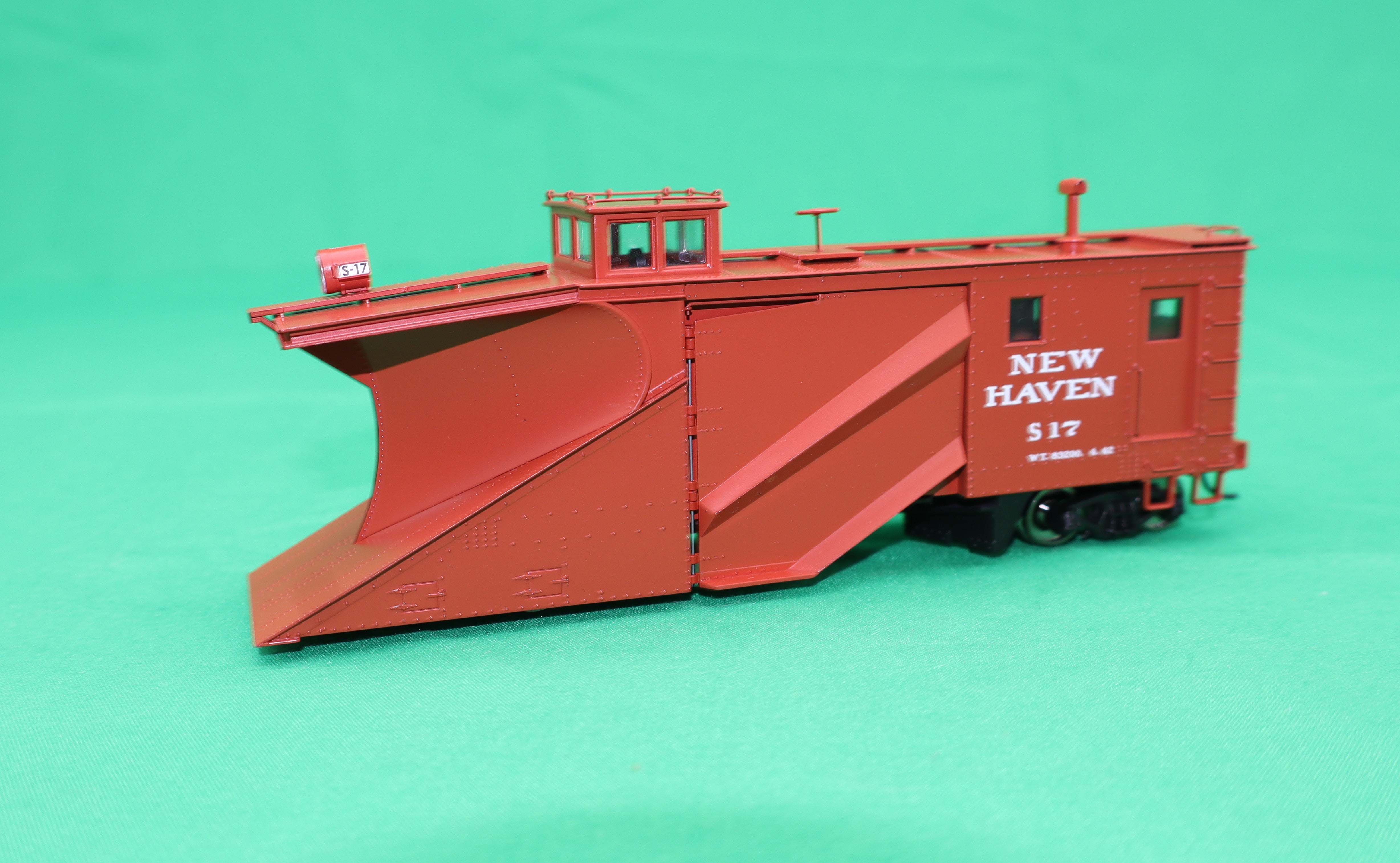 Walthers HO 920-110034 - Proto - Russell Snowplow “New Haven” #S17