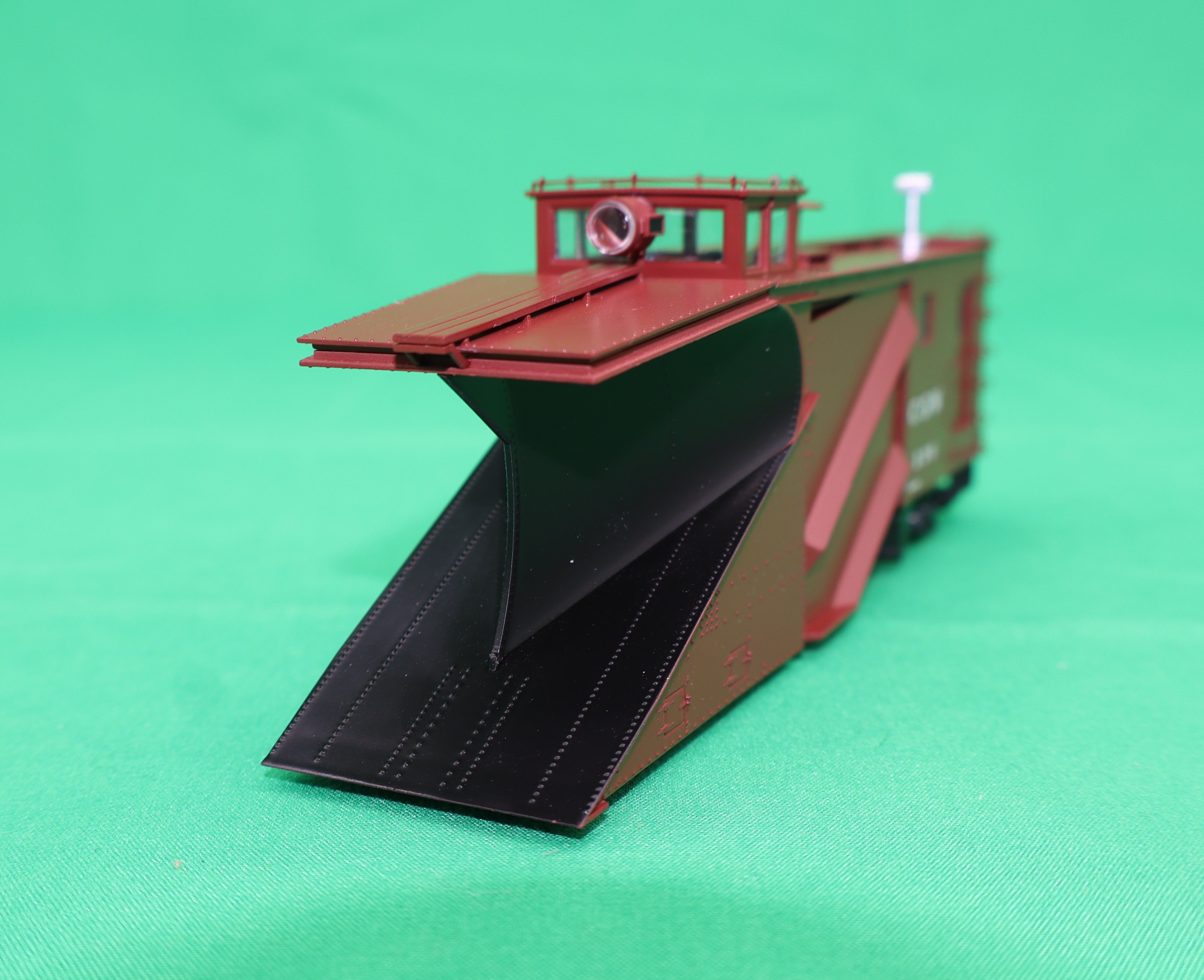 Walthers HO 920-110032 - Proto - Russell Snowplow “Chicago Great Western” #X36