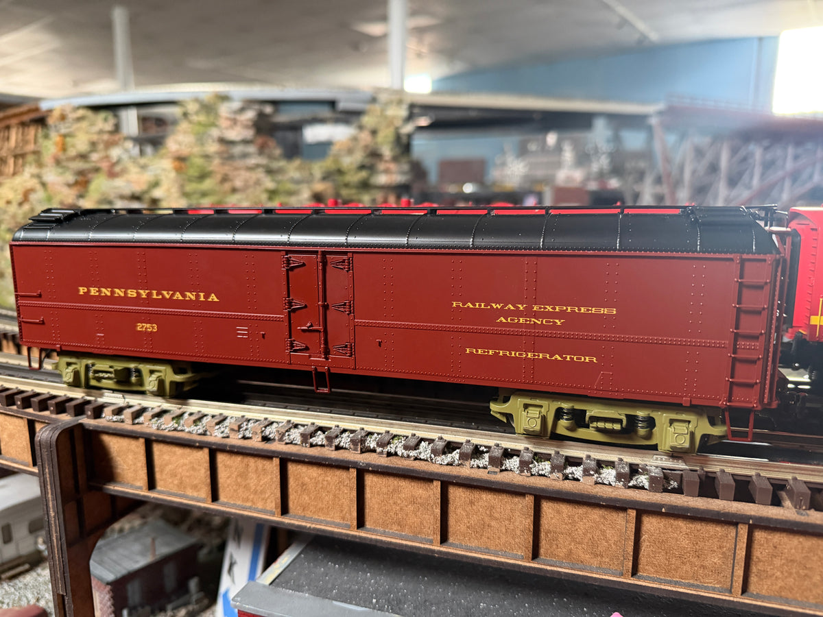 MTH 20-94767 - R50B Express Reefer Car "Pennsylvania" #2753 w/ Herald (Red) - Custom Run for MrMuffin'sTrains - MrMuffin'sTrains