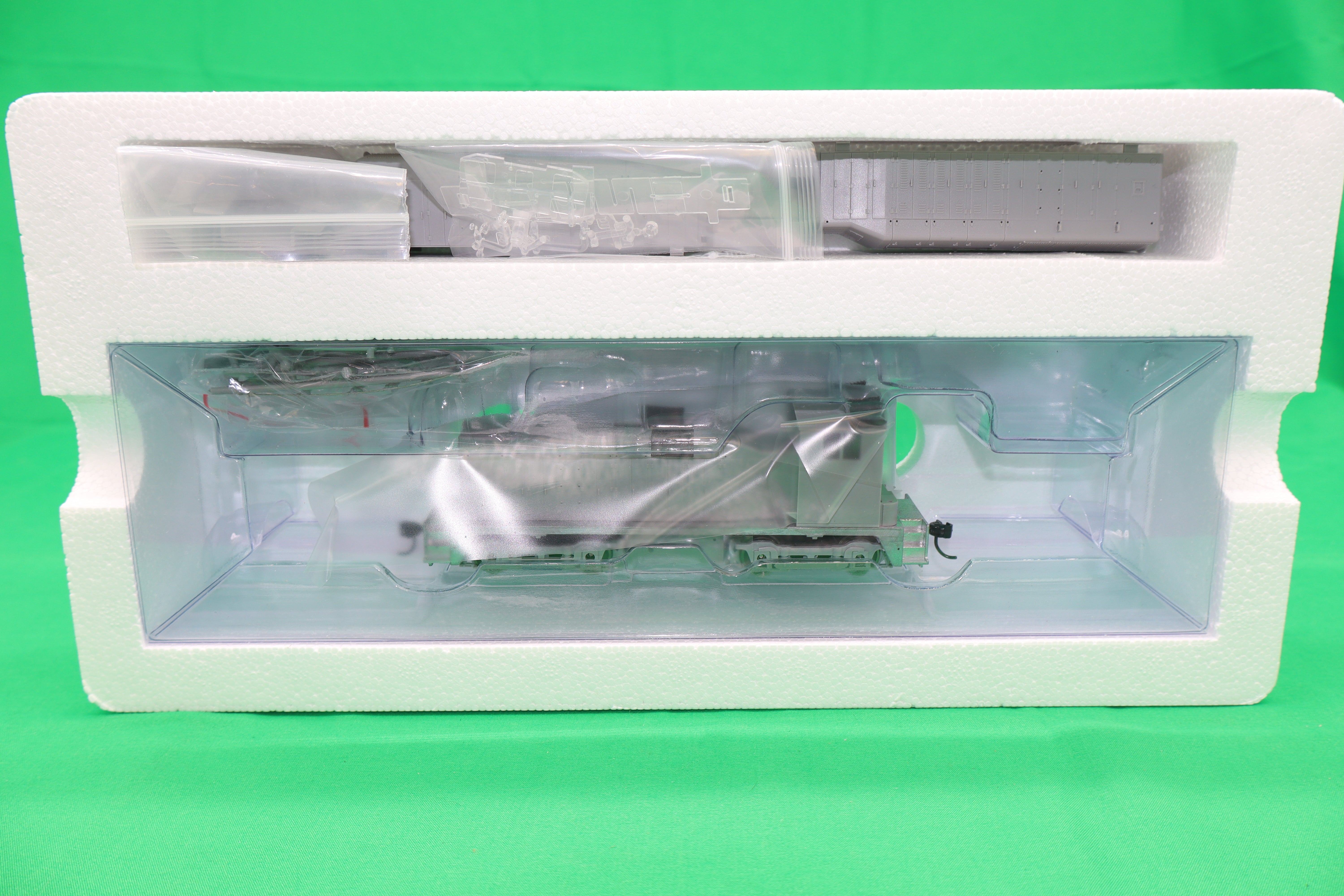 Walthers HO 920-50500 - Proto - EMD NW2 Diesel Locomotive "Undecorated"  (Standard DC)