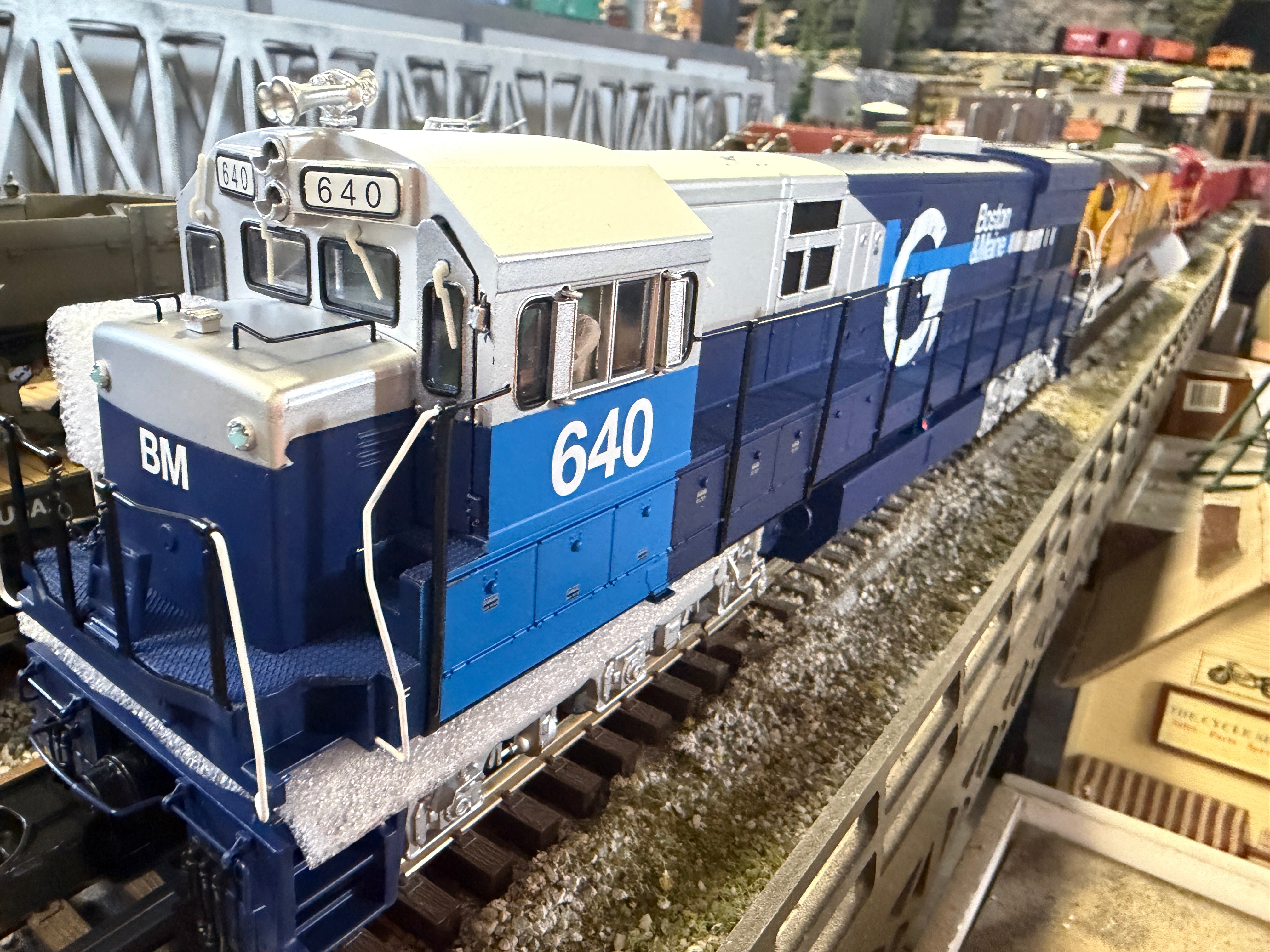 Atlas O 30138502 - Premier - U30C Diesel Locomotive "Guilford" #640 (ex Detroit Edison)