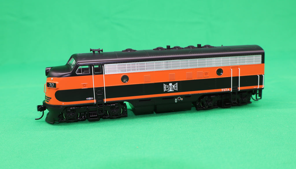 Walthers HO 910-21403 - Mainline - EMD F7 Diesel Locomotive