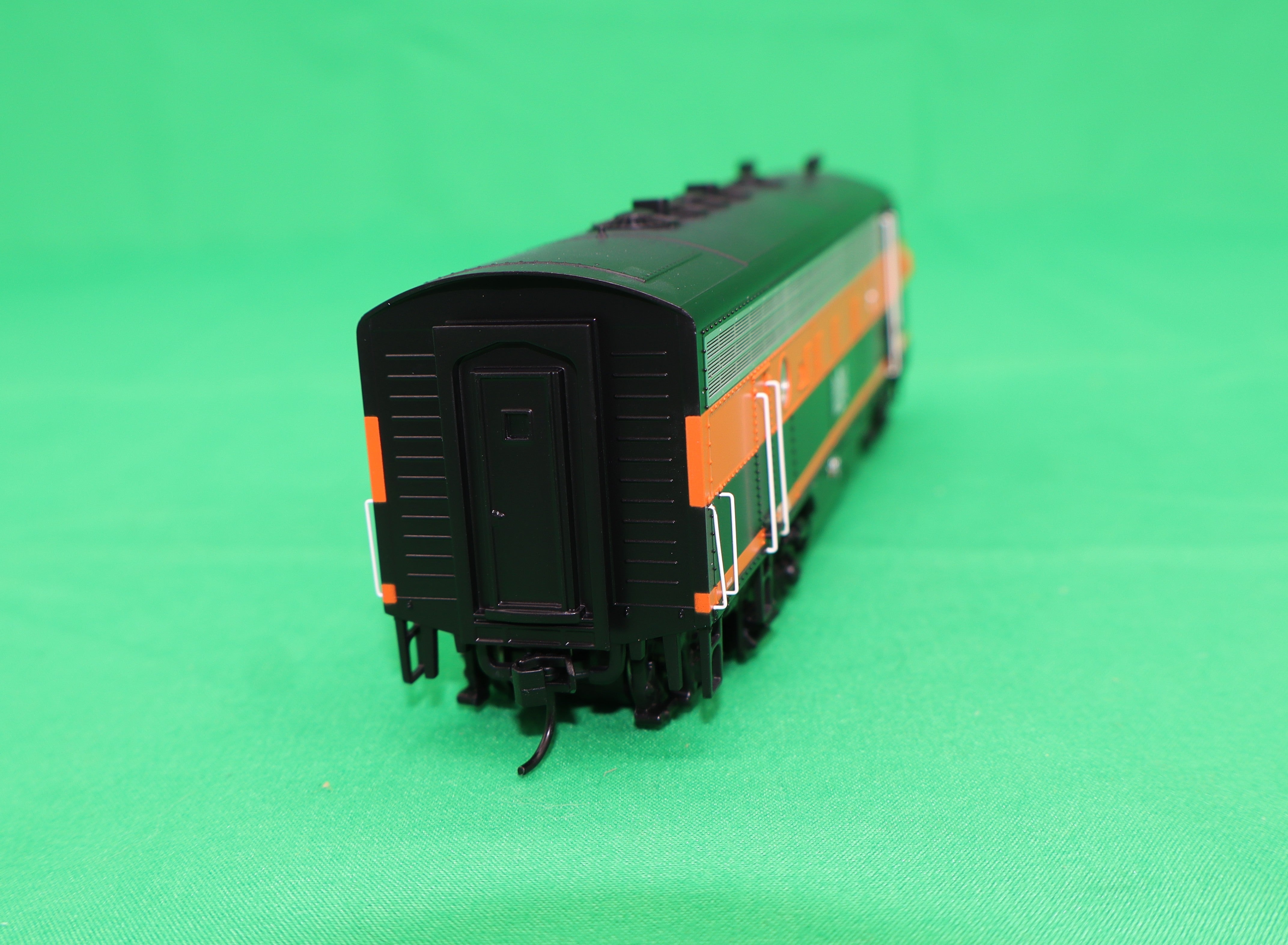 Walthers HO 910-11402 - Mainline - EMD F7 Diesel Locomotive "Bessemer & Lake Erie" #717A (Standard DC)