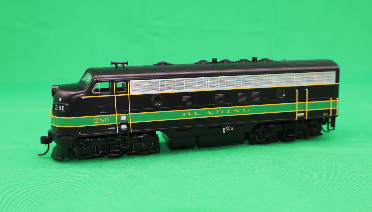 Walthers HO 910-11416 - Mainline - EMD F7 Diesel Locomotive "Reading" #275A (Standard DC)