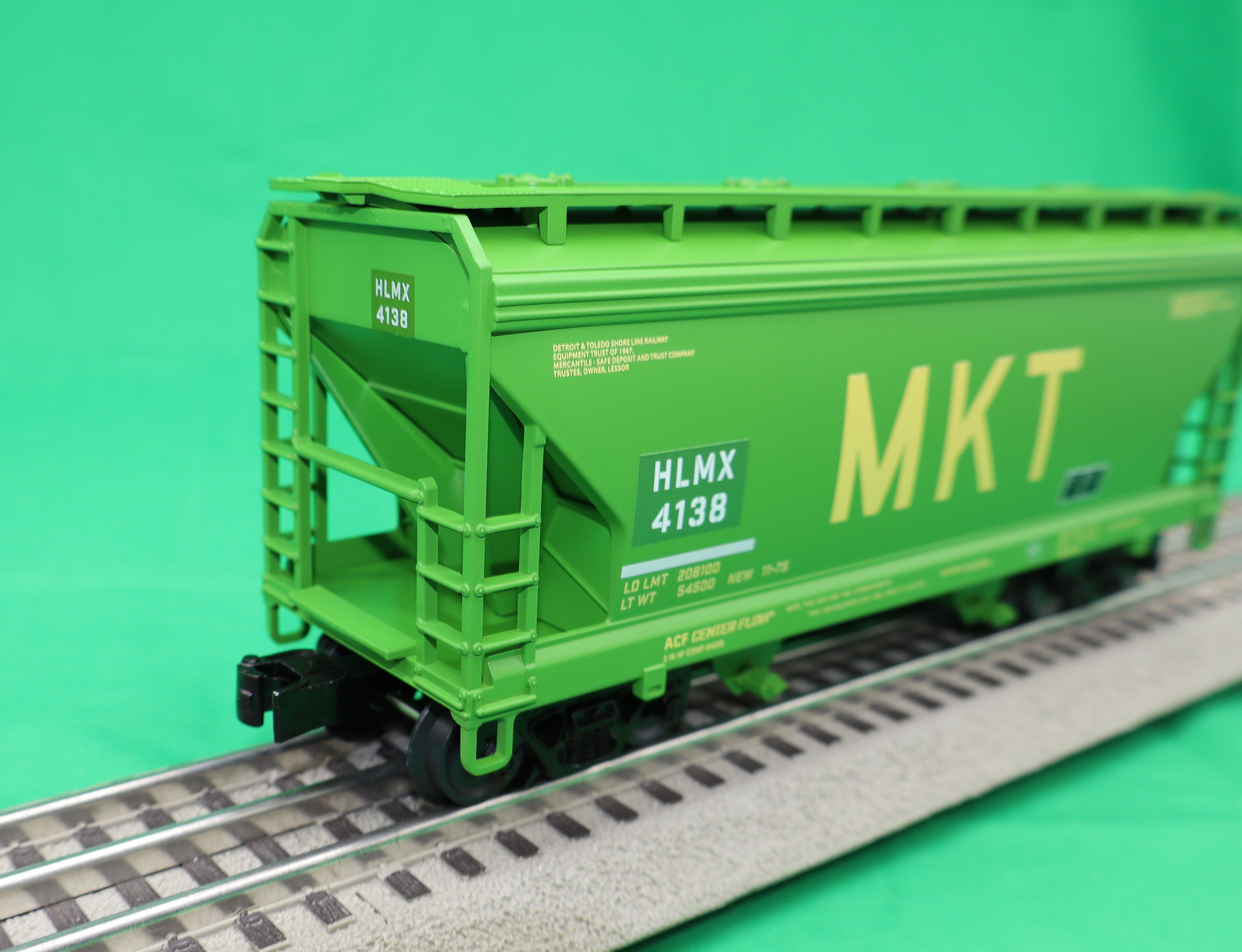 Lionel 2643041 - 2-Bay ACF Covered Hopper Car "MKT" #HLMX 4138