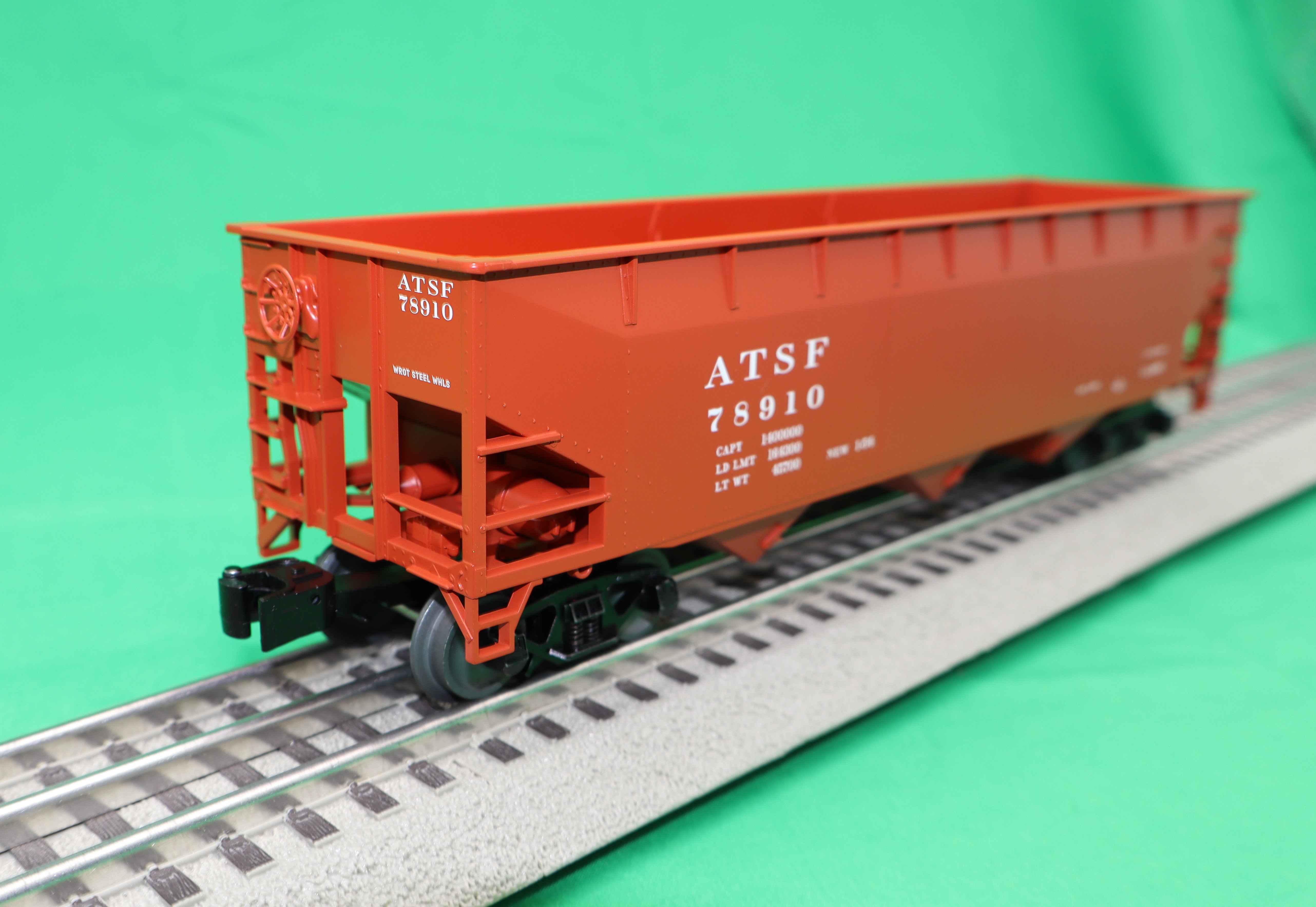 Lionel 2642139 - 3-Bay AAR Hopper Car "Santa Fe" #78910