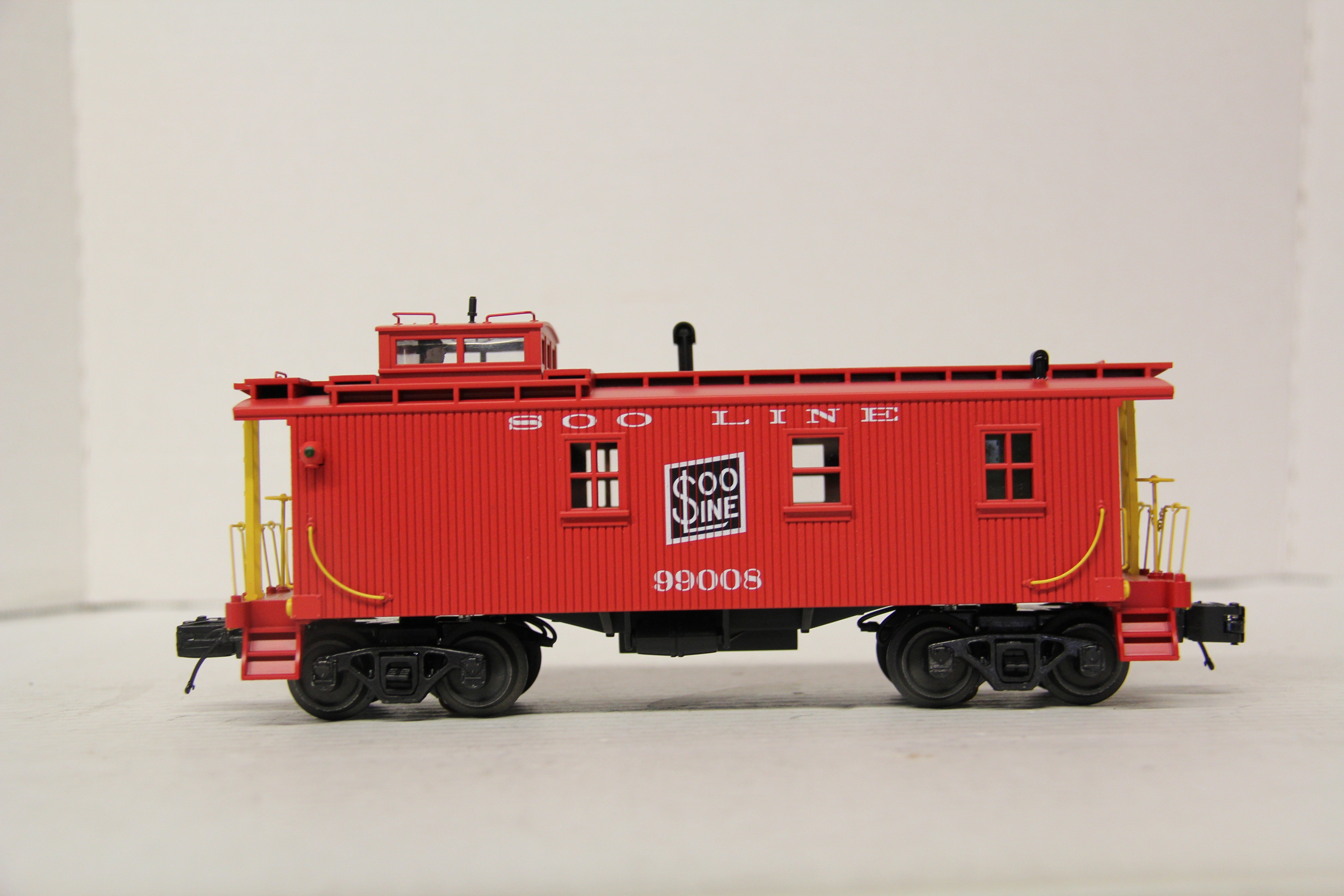 MTH 20-91808 SOO Line (#99008) 35' Woodsided Caboose-Second hand-M6765