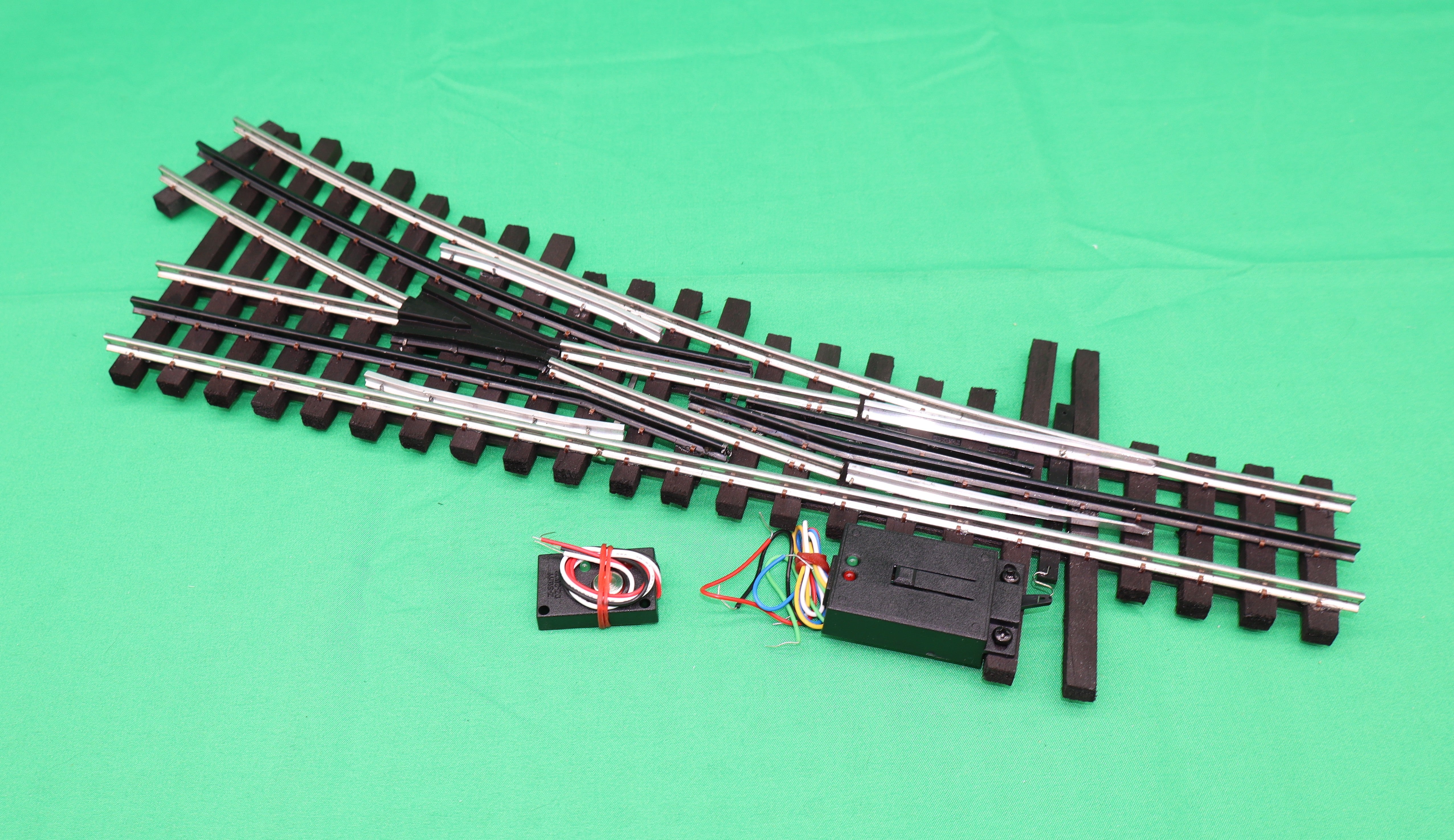 Ross Custom Switches #130M25 - Super Line - 080 Switch Track (Right Hand) w/ Dz2500