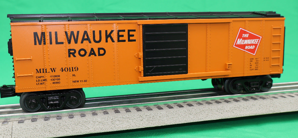 MTH 30-71241 - RailKing - Operating Box Car "Milwaukee Road" #40119 w/ Signal Man