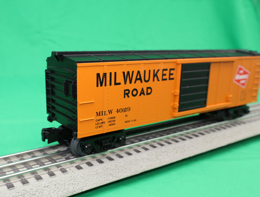 MTH 30-71241 - RailKing - Operating Box Car "Milwaukee Road" #40119 w/ Signal Man