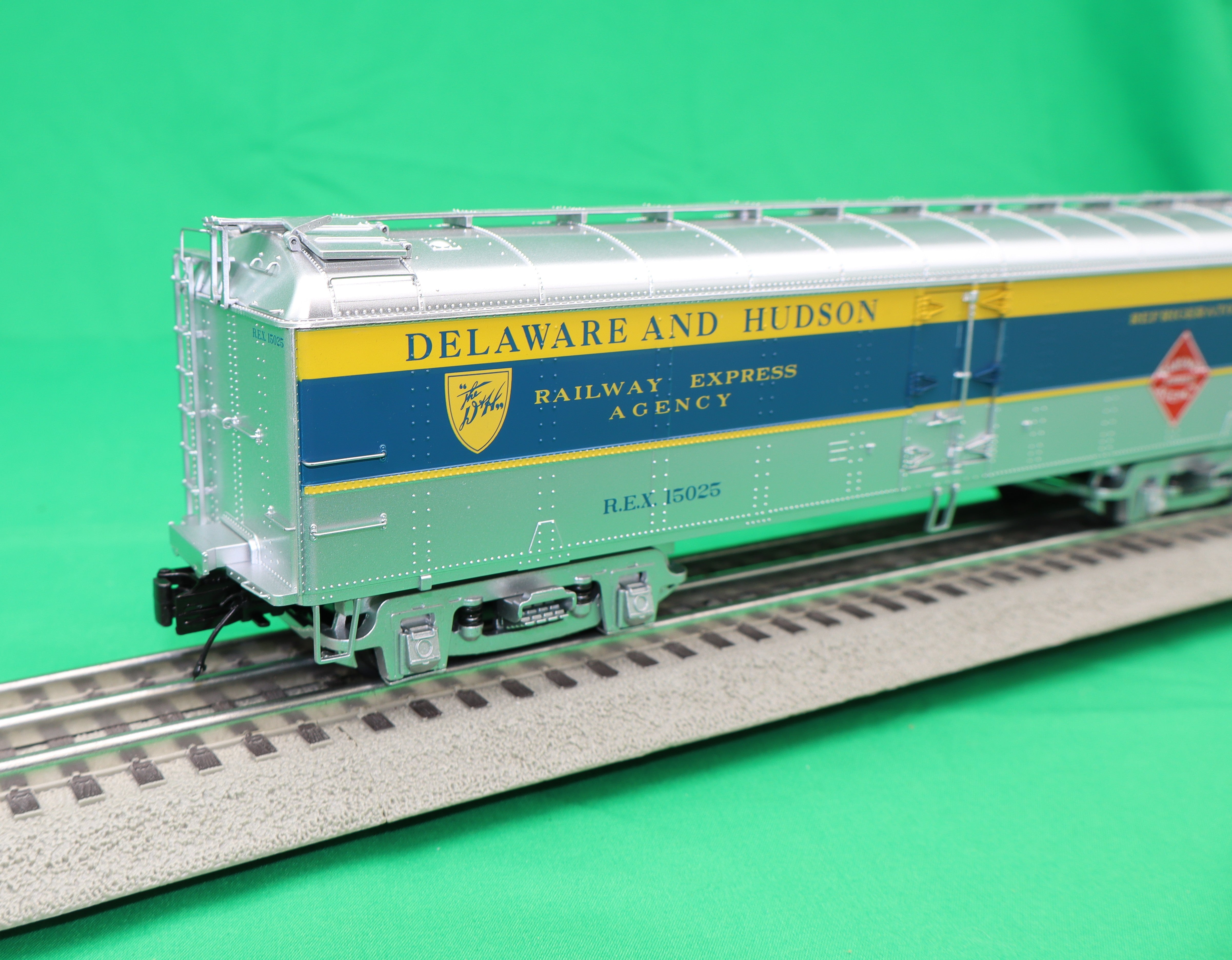MTH 20-94755 - Premier - R50B Express Reefer Car "Delaware & Hudson"