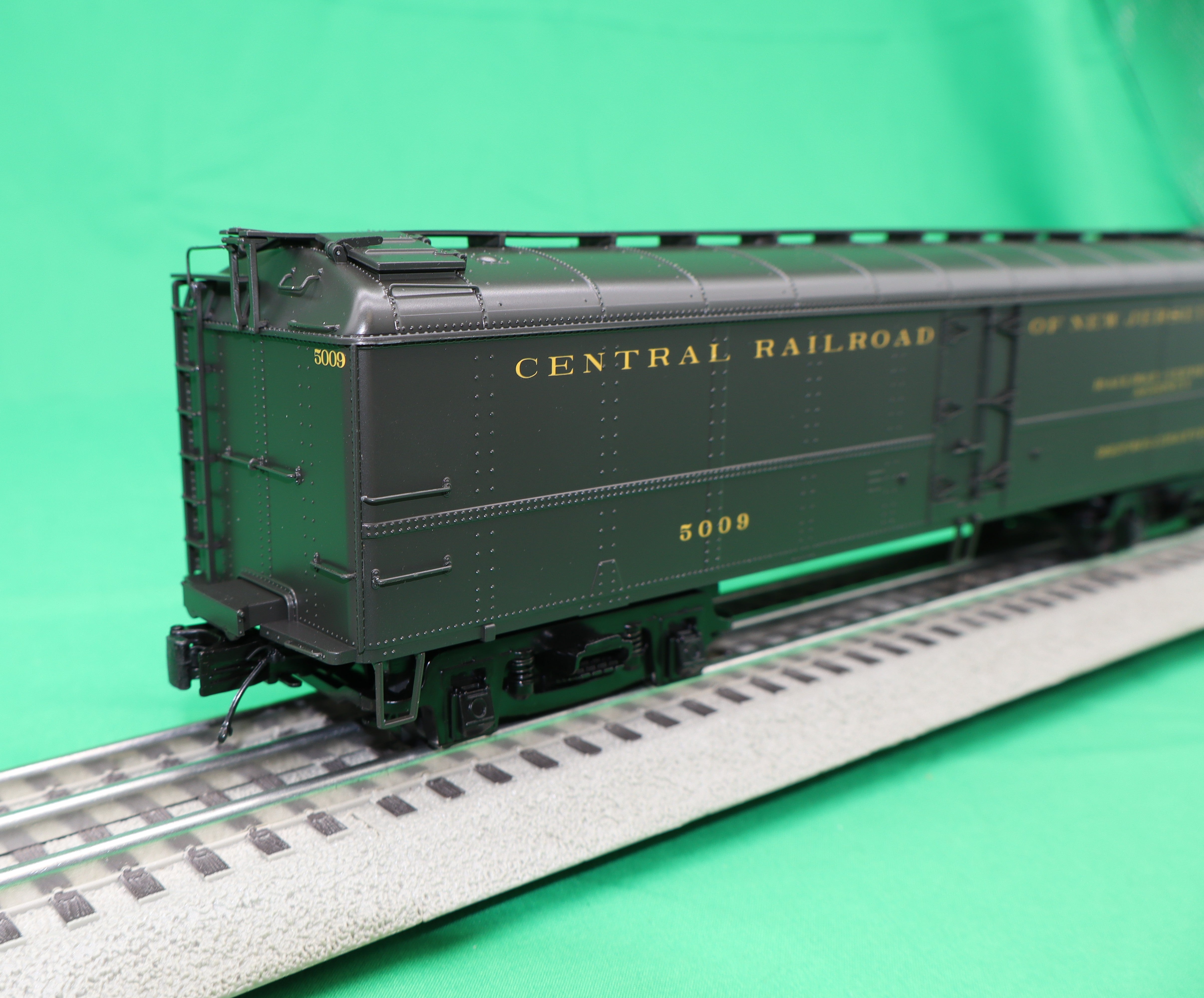 MTH 20-94751 - Premier - R50B Express Reefer Car "Jersey Central" (Green) - MrMuffin'sTrains