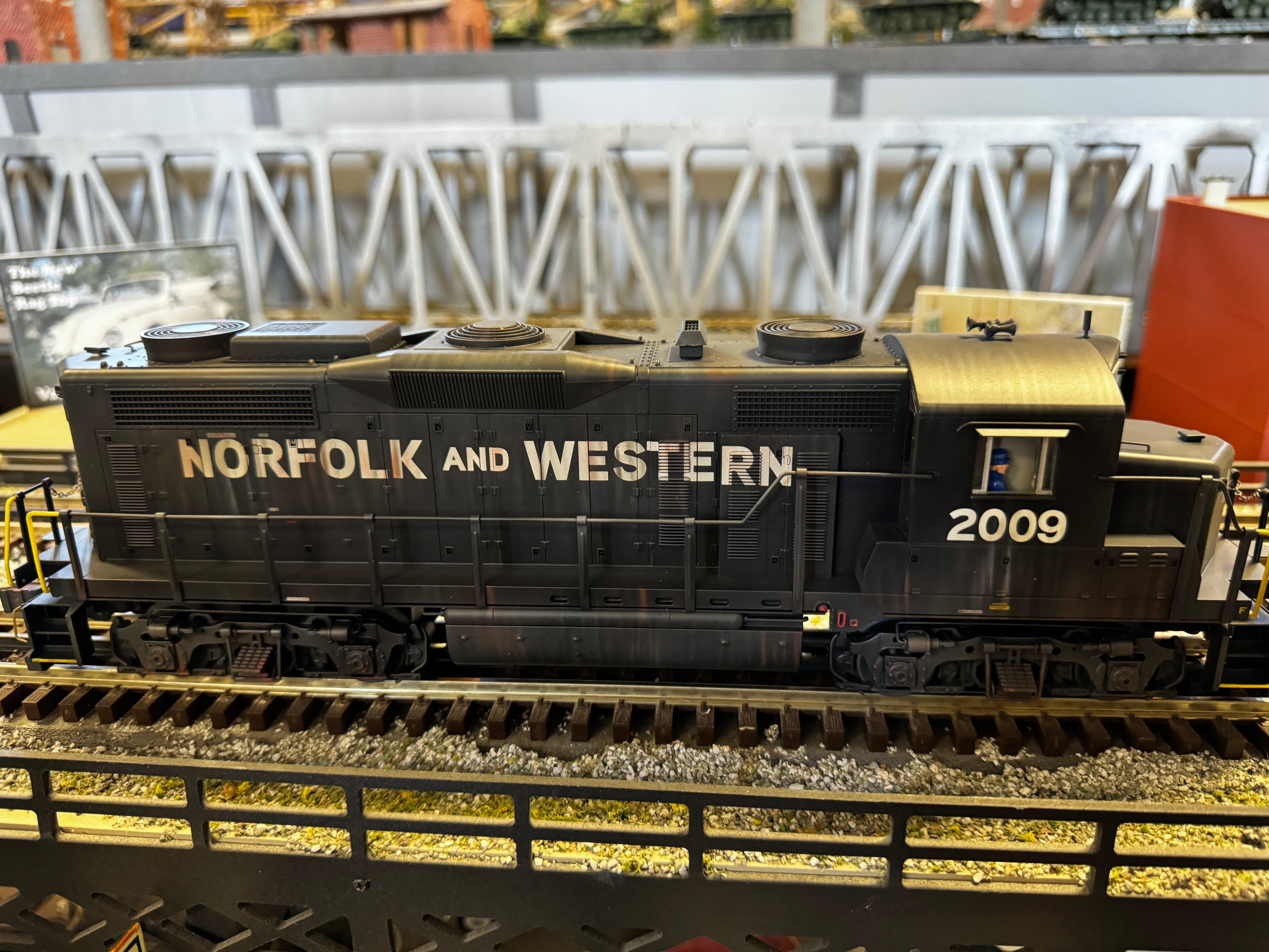 Lionel 2333800W - Legacy GP20 Diesel Locomotive "Norfolk & Western" #2009 - Custom Run for MrMuffin'sTrains - Weathered by Harry Hieke