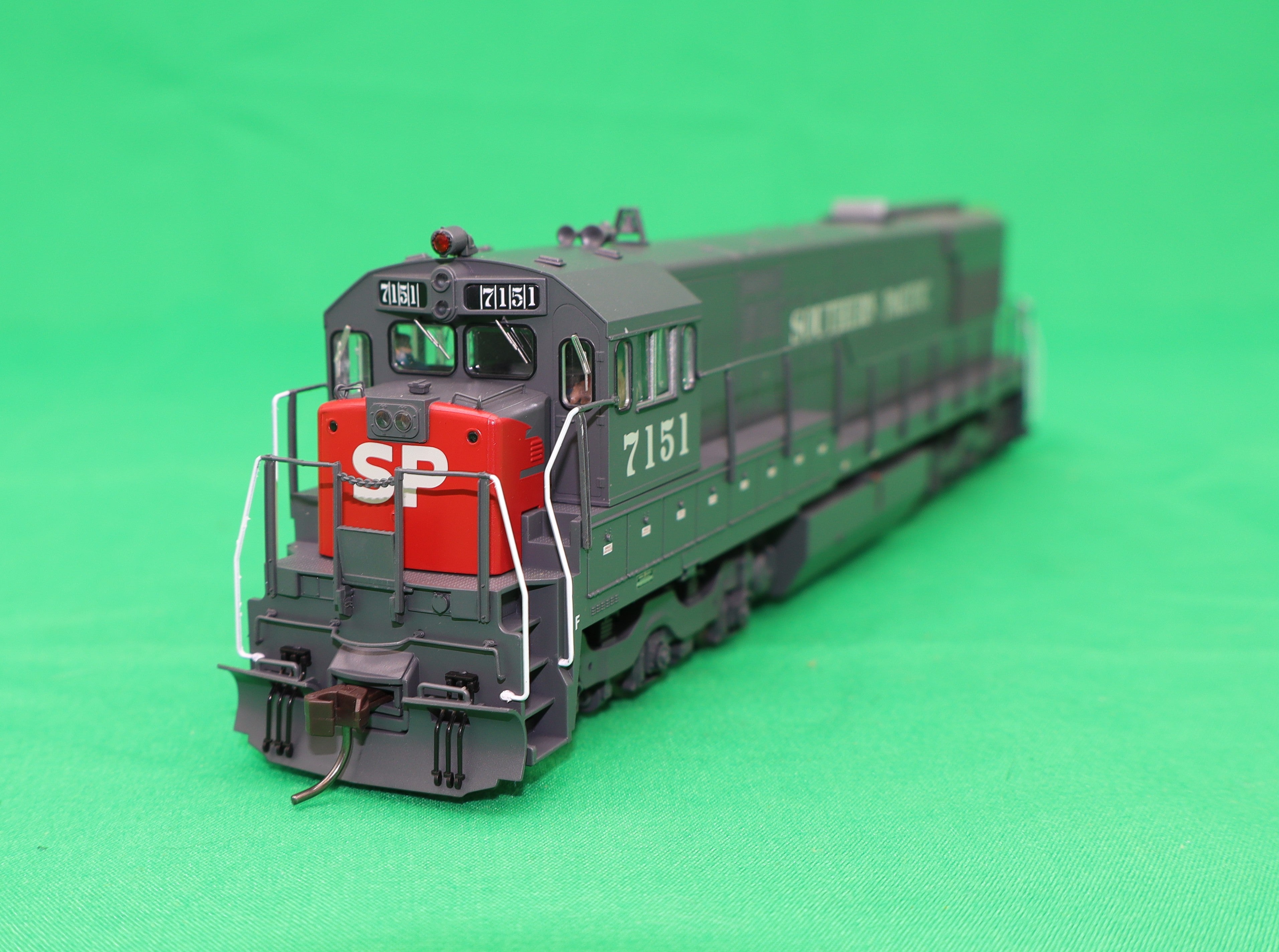 Atlas HO 10004618 - Master - Gold Model - U28C Diesel Locomotive "Southern Pacific" #7151