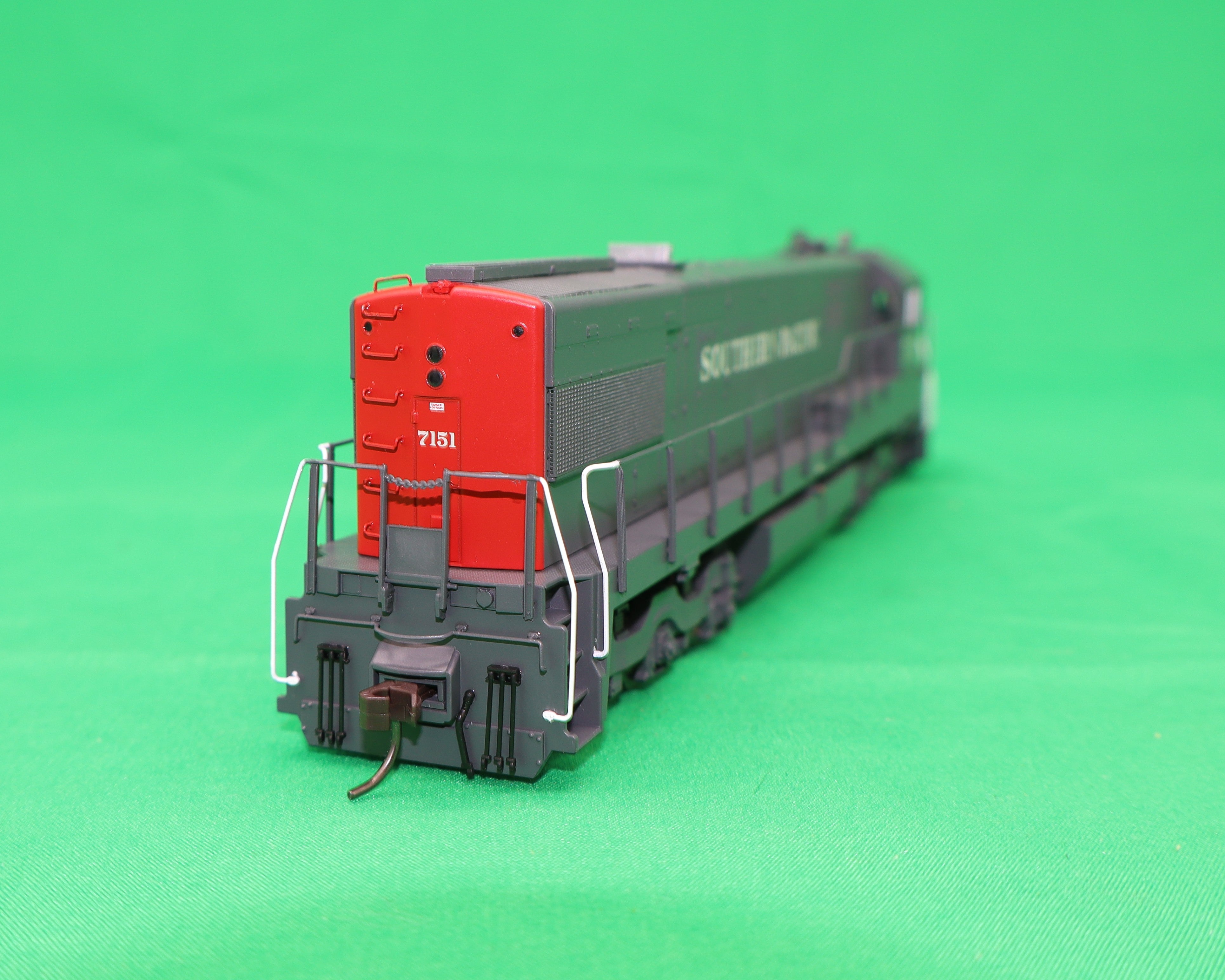 Atlas HO 10004618 - Master - Gold Model - U28C Diesel Locomotive "Southern Pacific" #7151