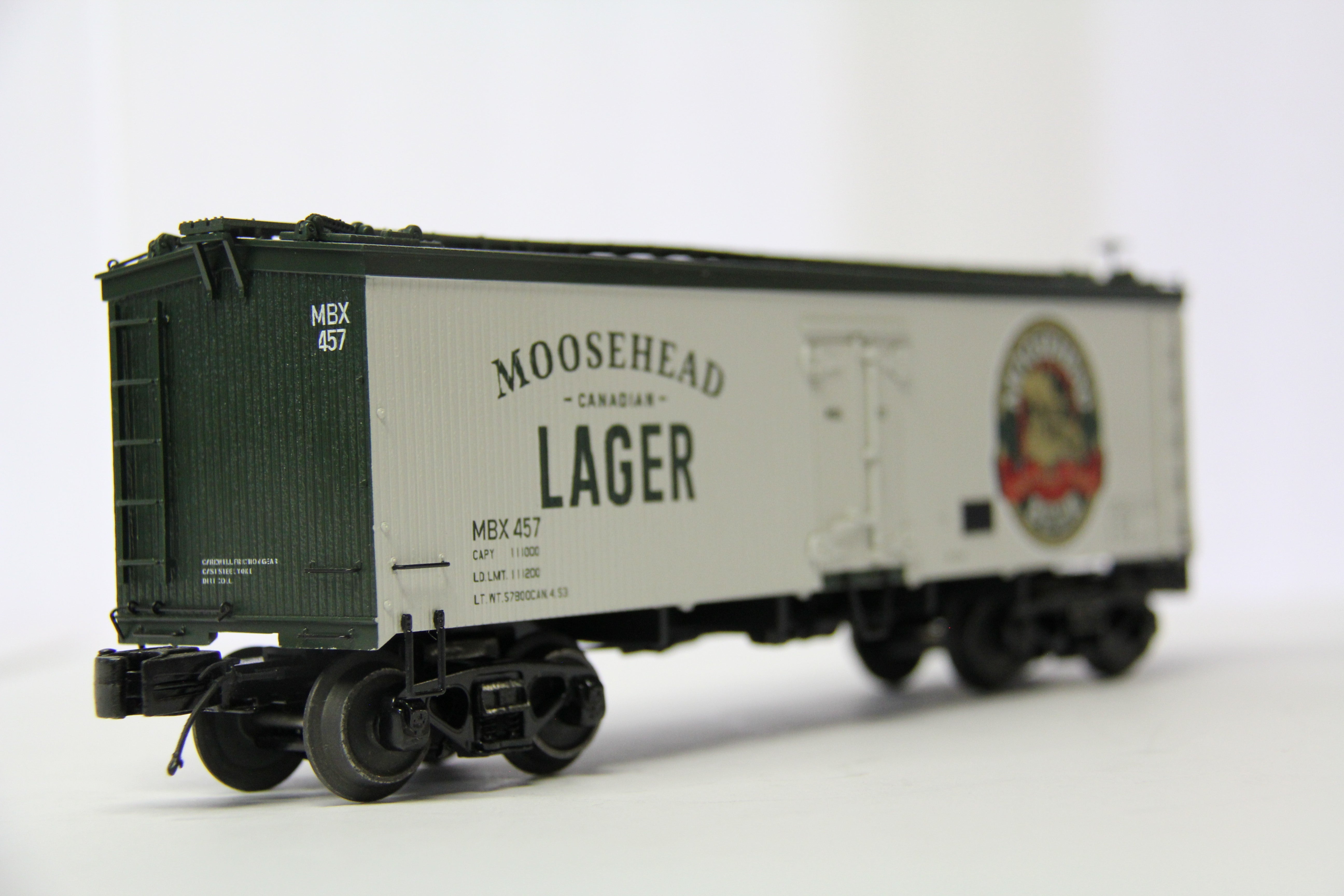 MTH 20-94563 Moosehead Beer #457- 36' Woodsided Reefer Car-Second hand-M6783