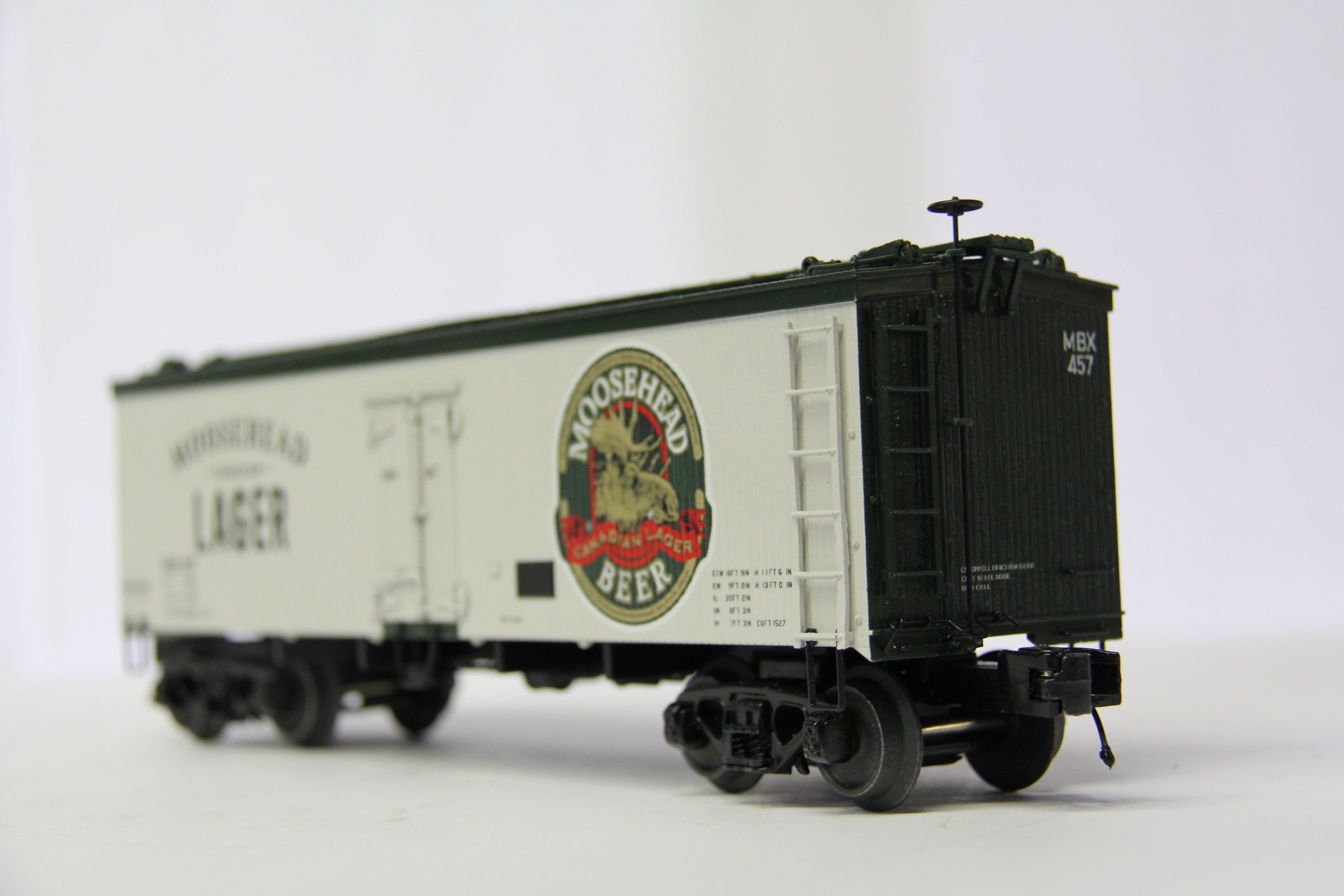 MTH 20-94563 Moosehead Beer #457- 36' Woodsided Reefer Car-Second hand-M6783