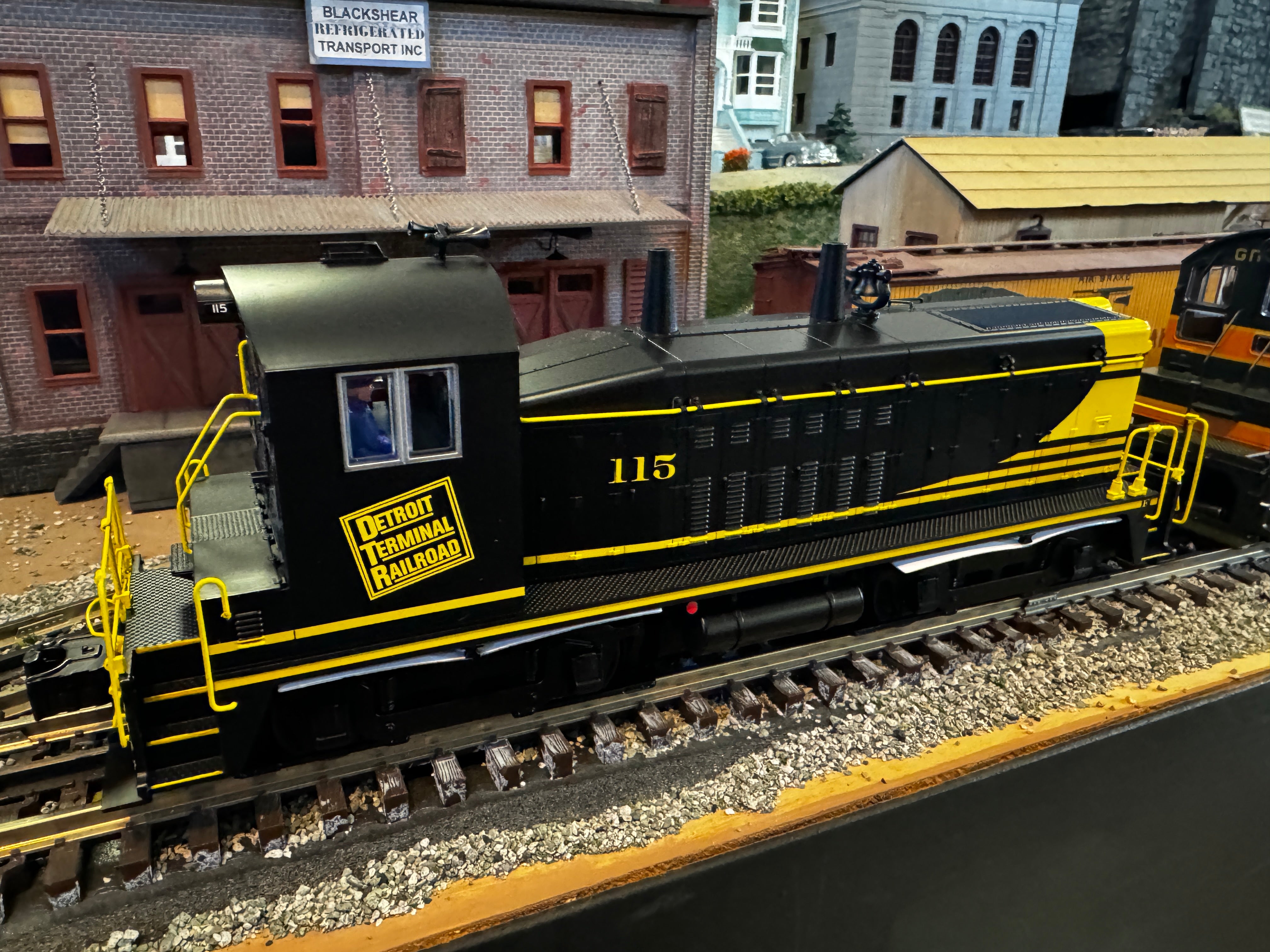 Lionel 2333510 - Legacy NW2 Diesel Locomotive