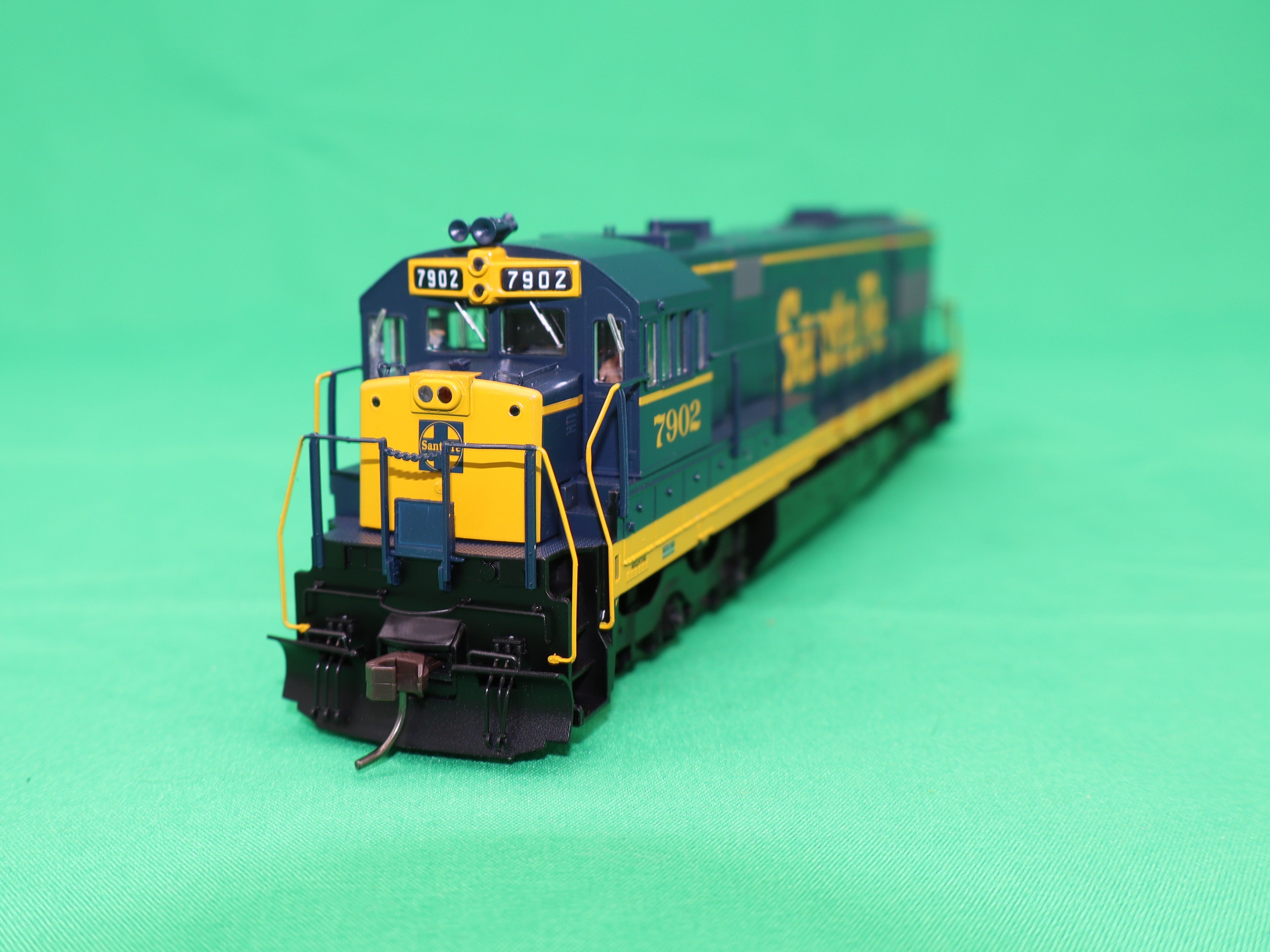 Atlas HO 10004624 - Master - Gold Model - U28CG Diesel Locomotive "Santa Fe " #7902 (Early Freight Scheme)