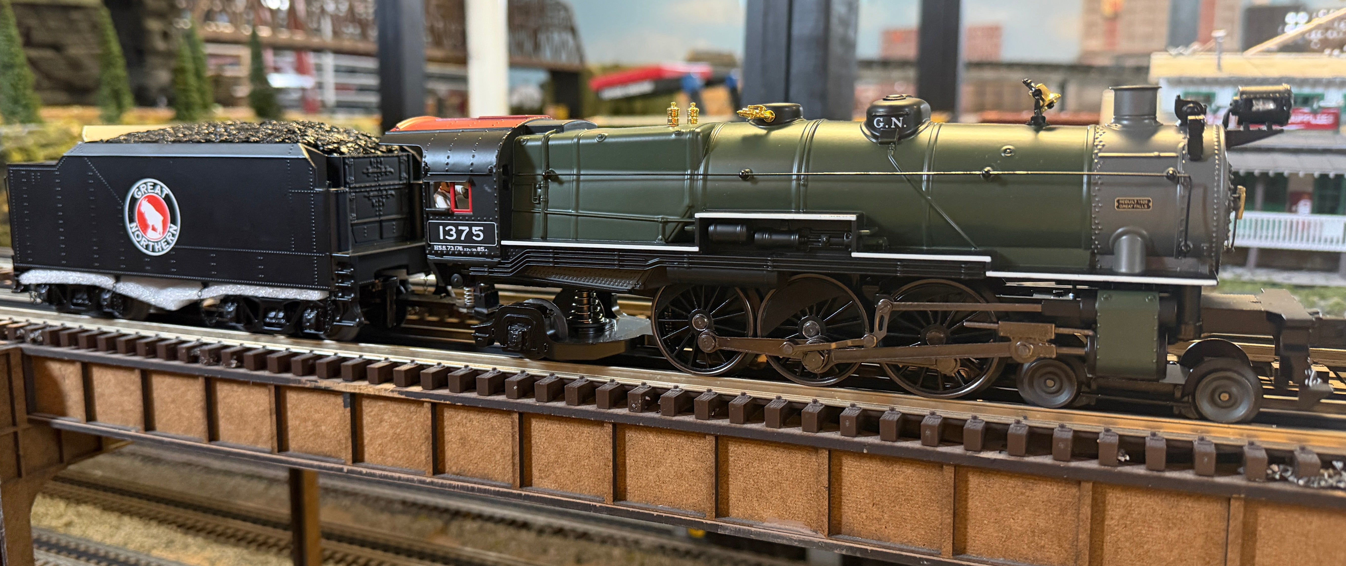 MTH 30-1905-1 - RailKing - 4-6-2 Imperial K-4s Pacific Steam Engine "Great Northern" #1375 w/ PS3