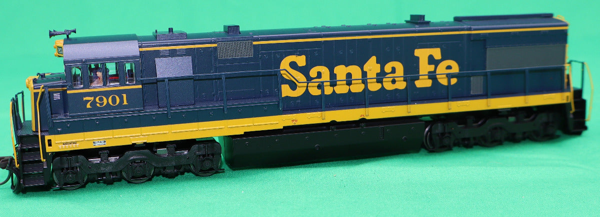 Atlas HO 10004623 - Master - Gold Model - U28CG Diesel Locomotive "Santa Fe " #7900 (Early Freight Scheme)