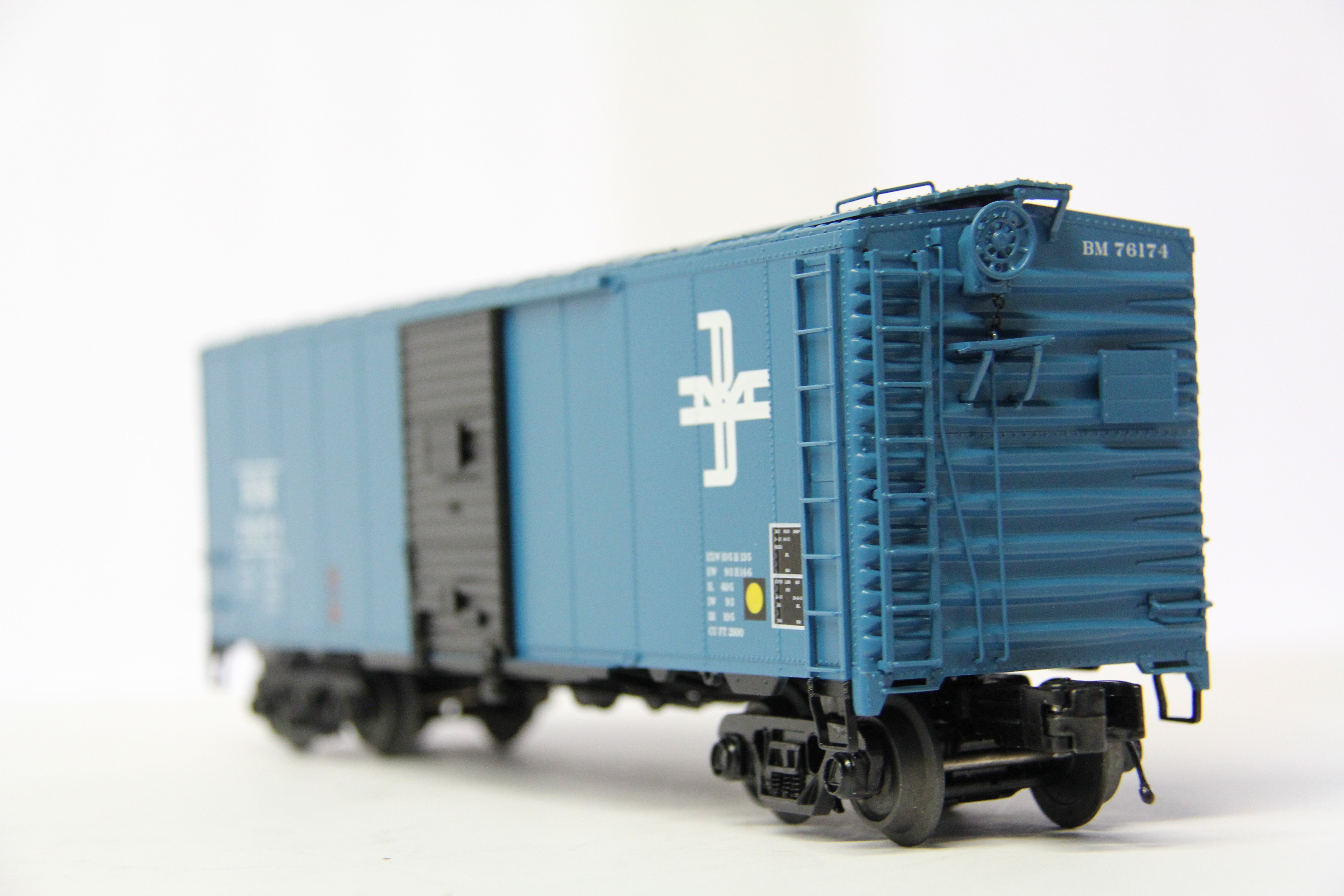 MTH 20-99393 Boston & Maine #76174- 40' AAR Box Car-Second hand-M6786