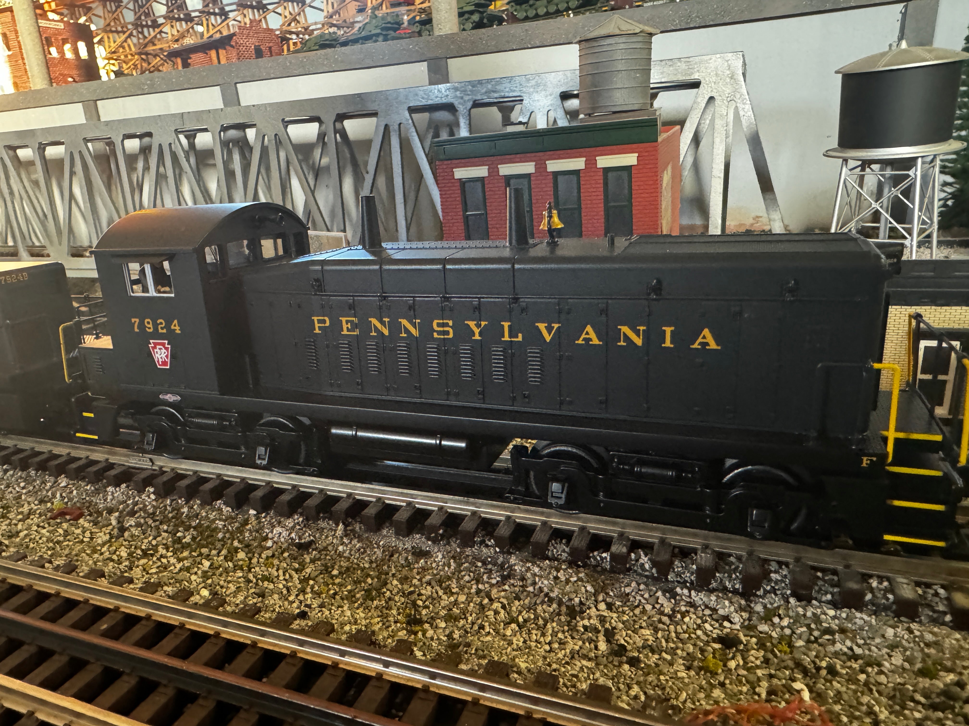 MTH 30-21018-1 - SW1200 Switcher Diesel Engine "Pennsylvania" #7924 w/ PS3