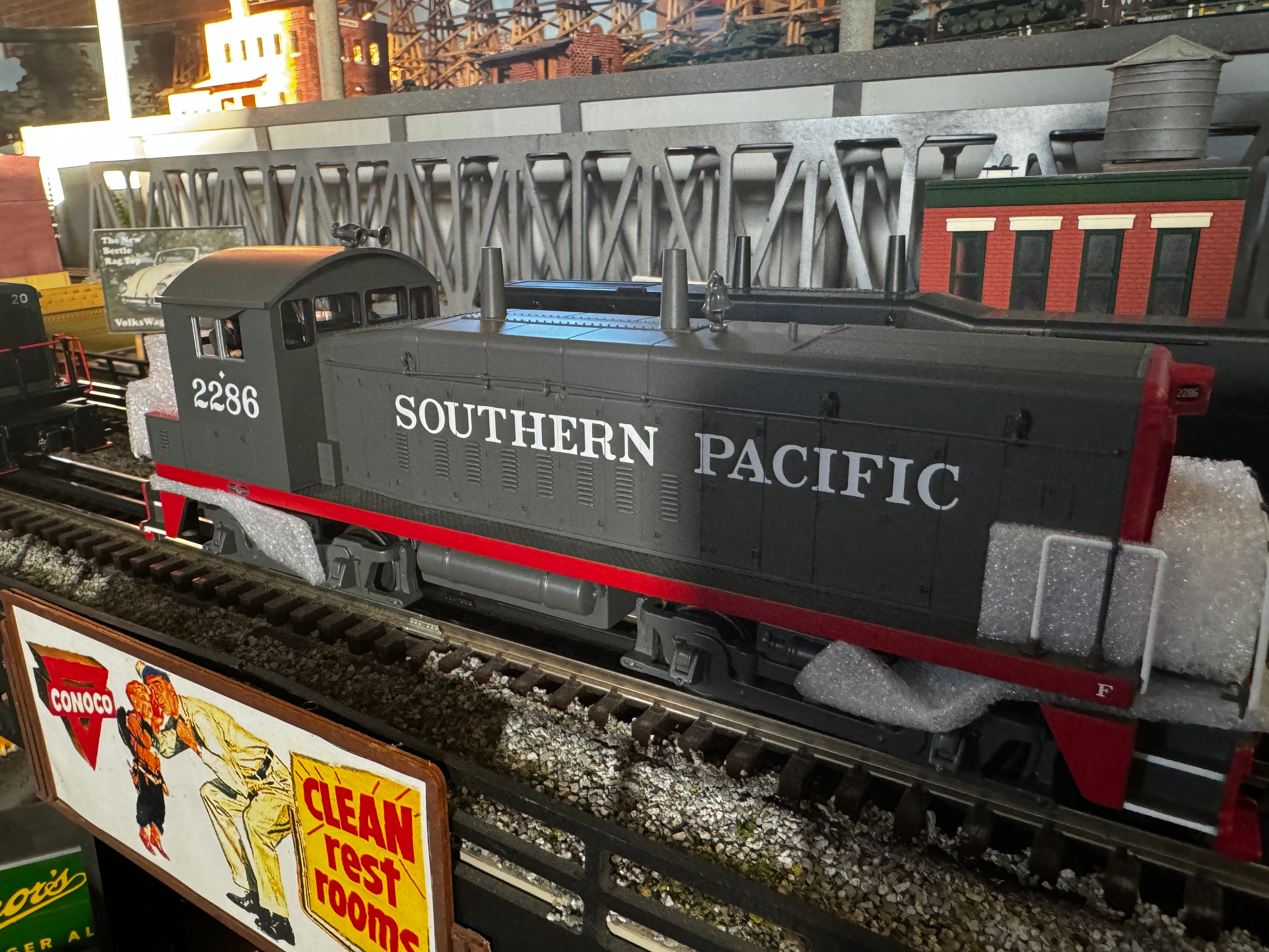 MTH 30-21017-1 - SW1200 Switcher Diesel Engine "Southern Pacific" #2286 w/ PS3