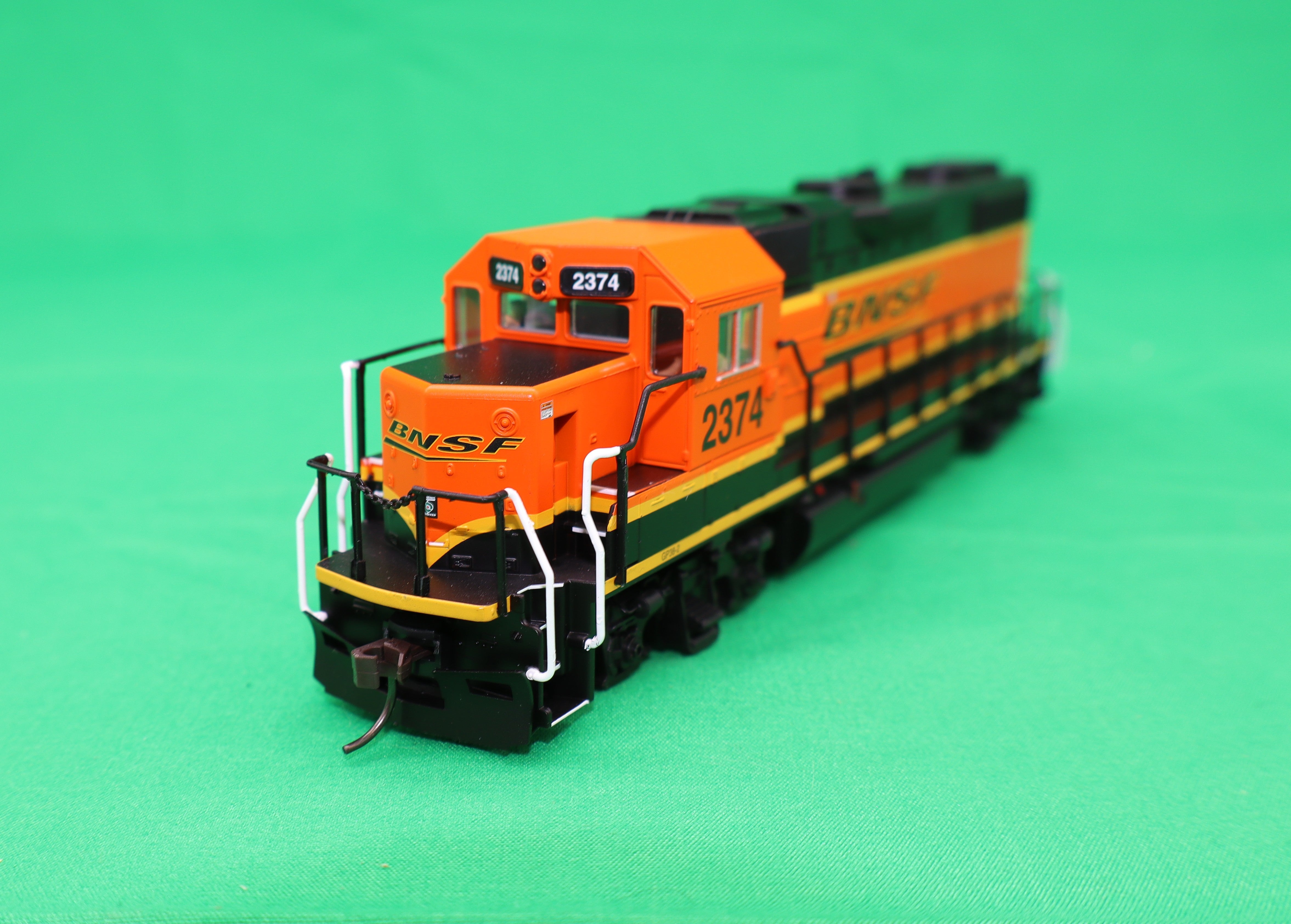 Atlas HO 10004570 - Trainman® - Gold Model -  GP38-2 Diesel Locomotive "BNSF" #2374 (H4)