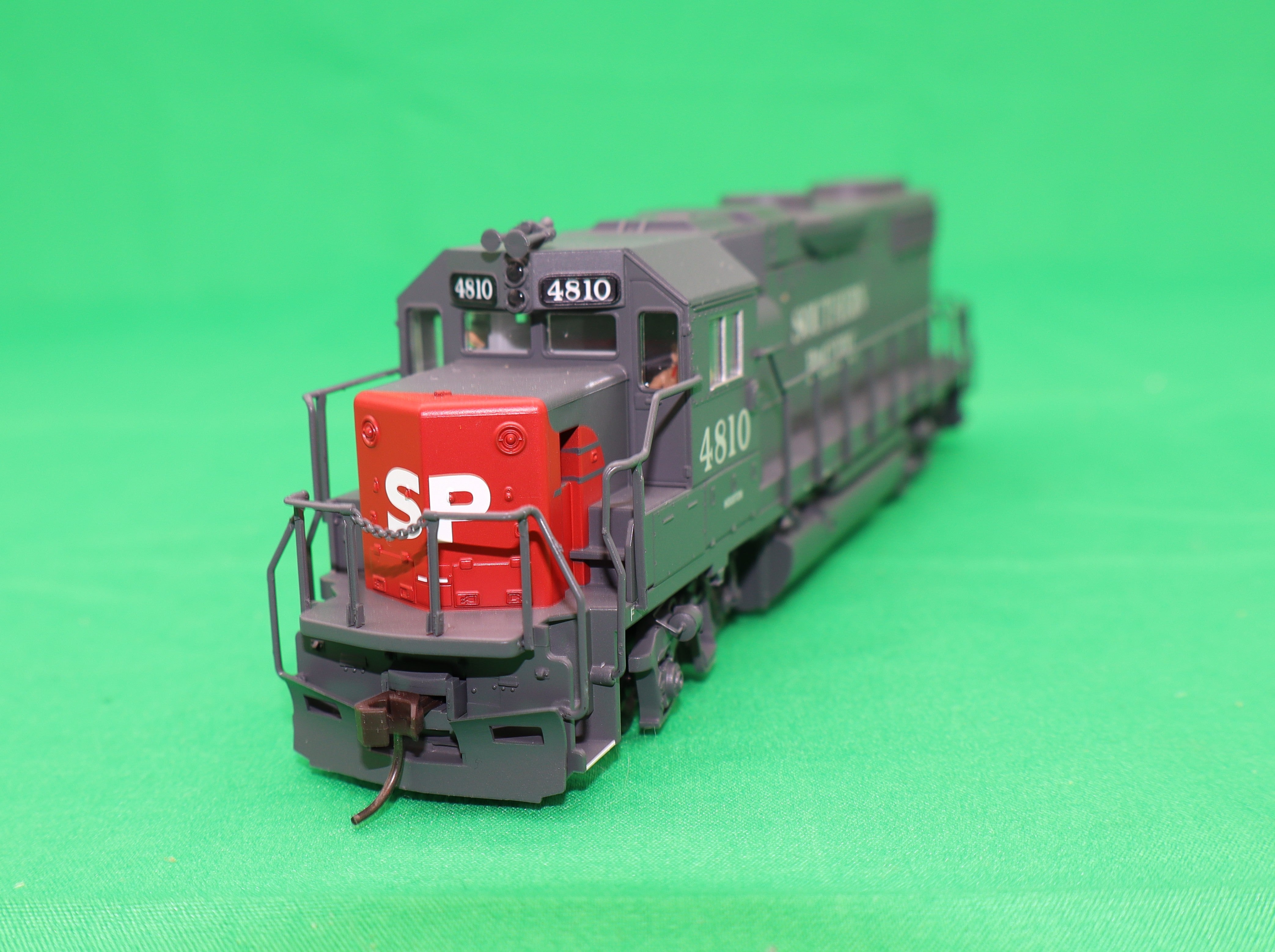 Atlas HO 10004583 - Trainman® - Gold Model -  GP38-2 Diesel Locomotive "Southern Pacific" #4810