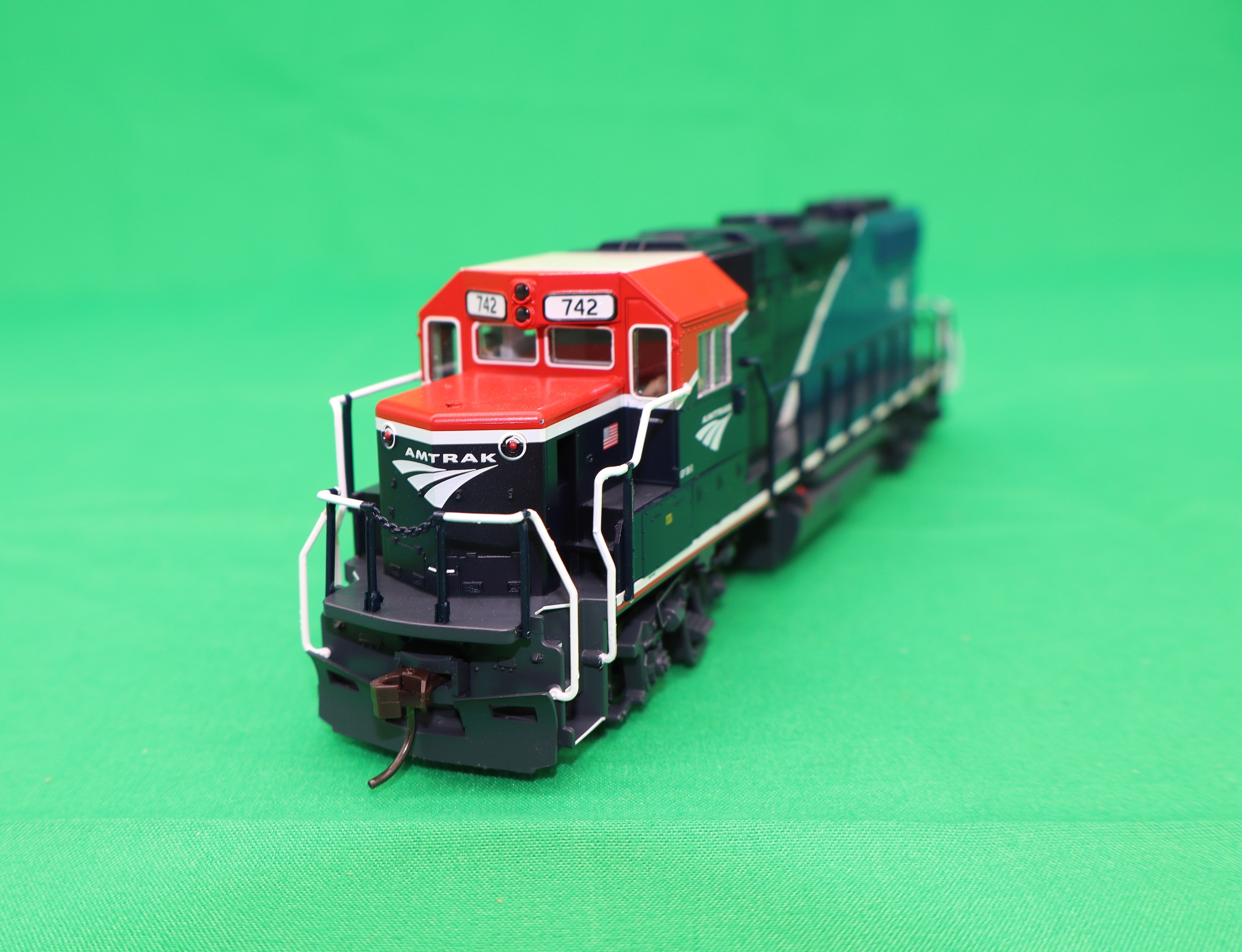 Atlas HO 10004569 - Trainman - Gold Model -  GP38-2 Diesel Locomotive "Amtrak" #742 (Phase VII)