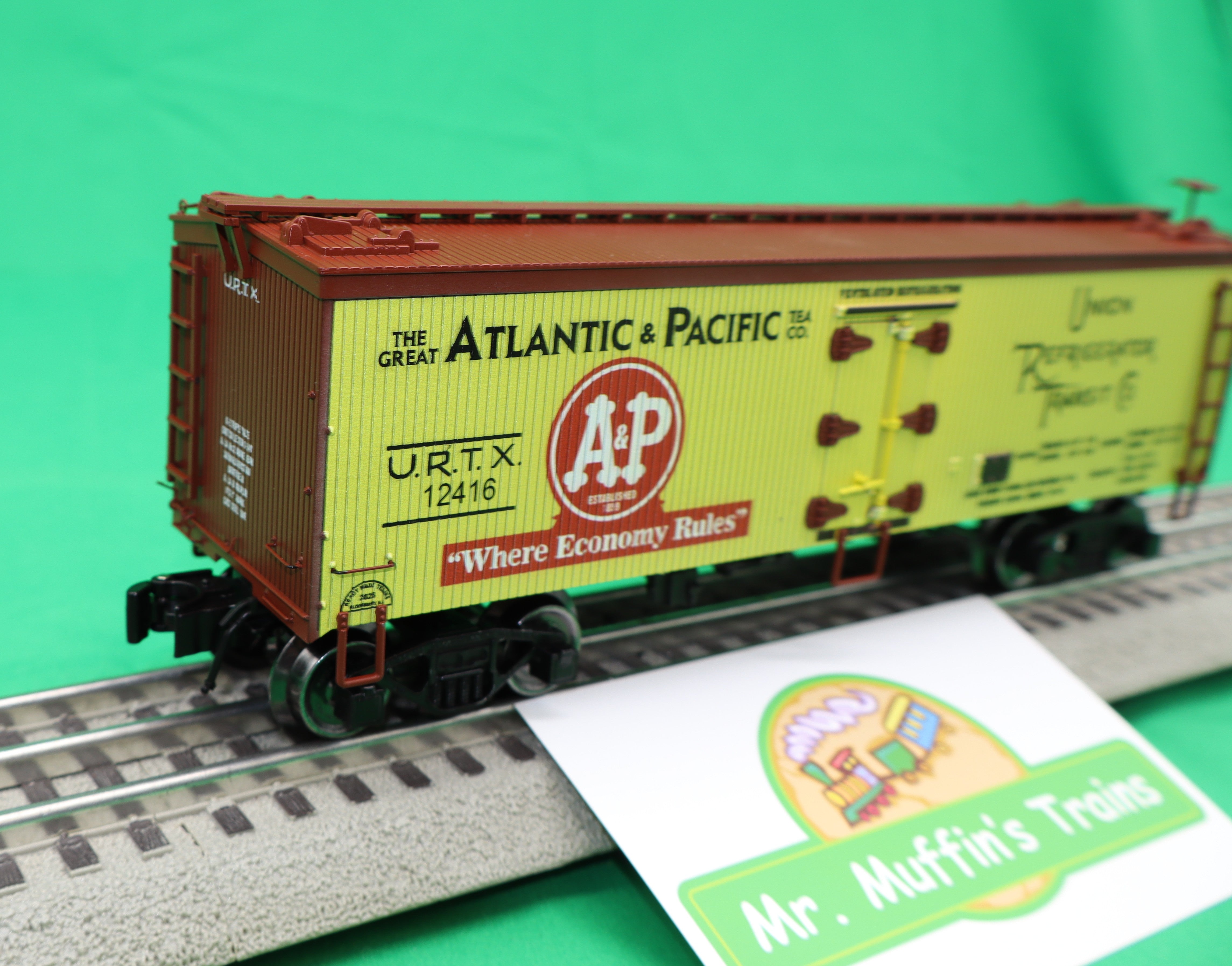 Ready Made Trains RMT-86199-27 - 36' Woodside Reefer Car "Great Atlantic & Pacific" (A&P Foods)