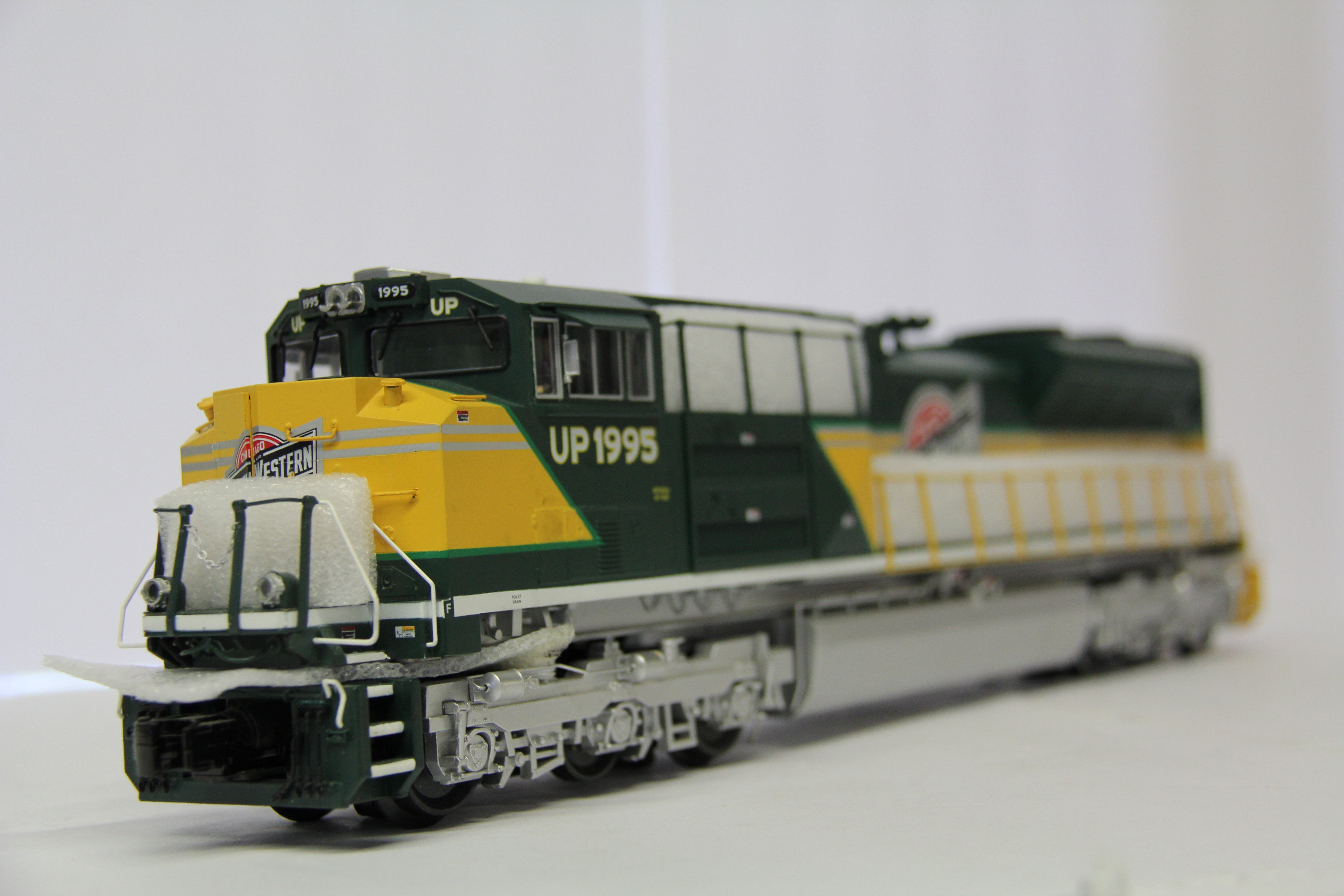 MTH 20-20428-1 Chicago North Western SD70ACe Diesel Engine-Second hand-M6735