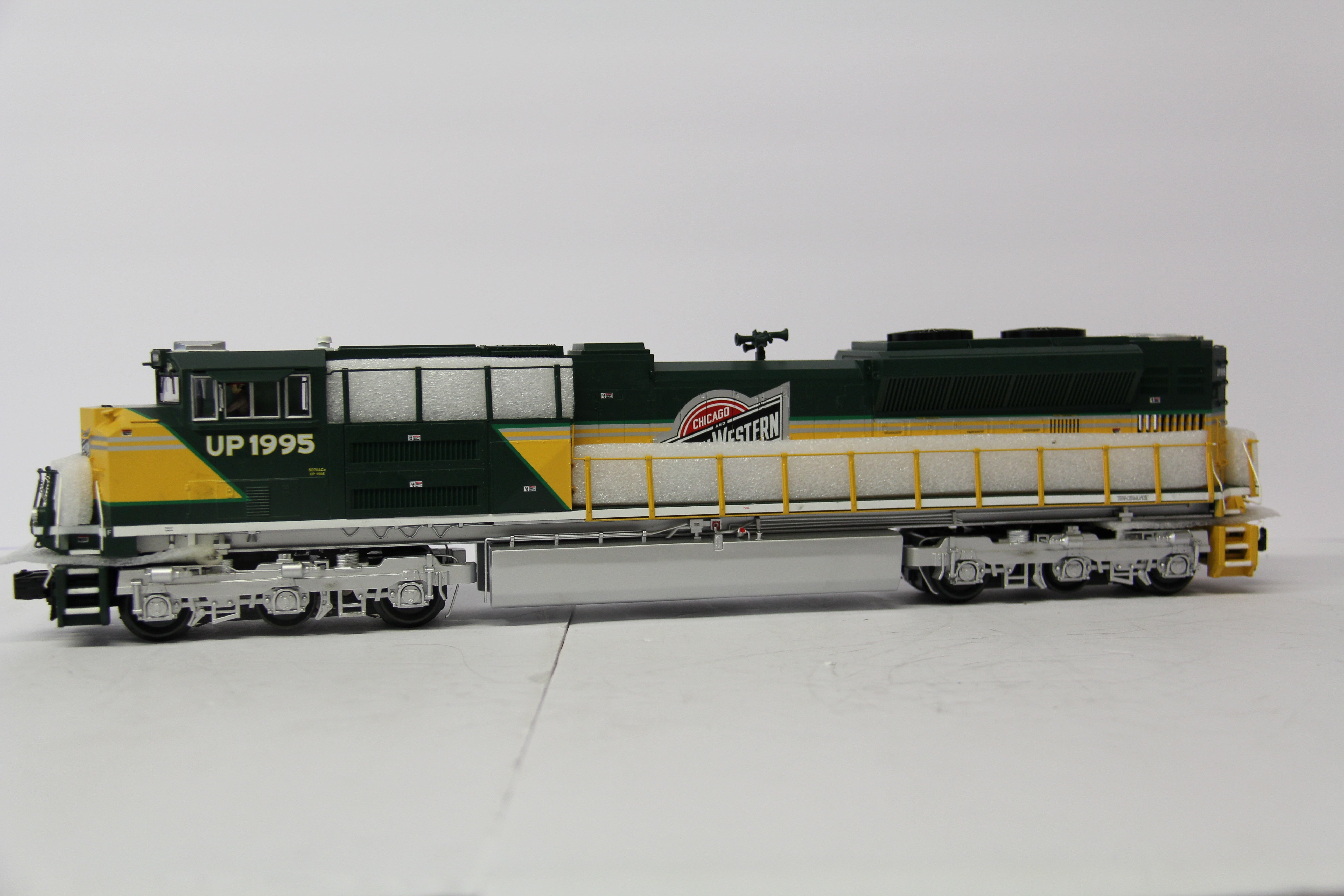 MTH 20-20428-1 Chicago North Western SD70ACe Diesel Engine-Second hand-M6735