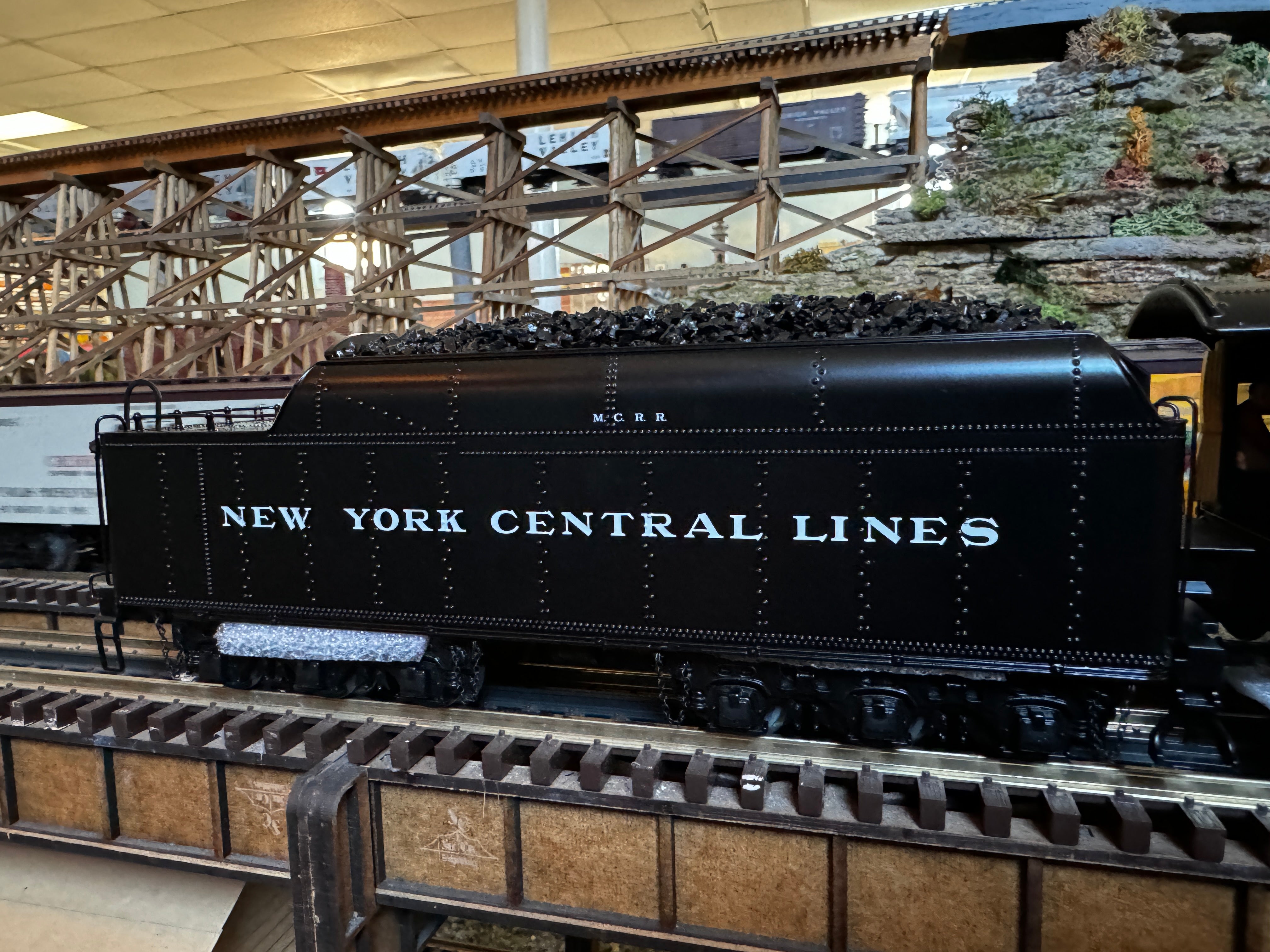 MTH 20-3866-1 - 4-6-4 J-1e Hudson Steam Engine "New York Central Lines" #8229 w/ PS3 (Michigan Central)