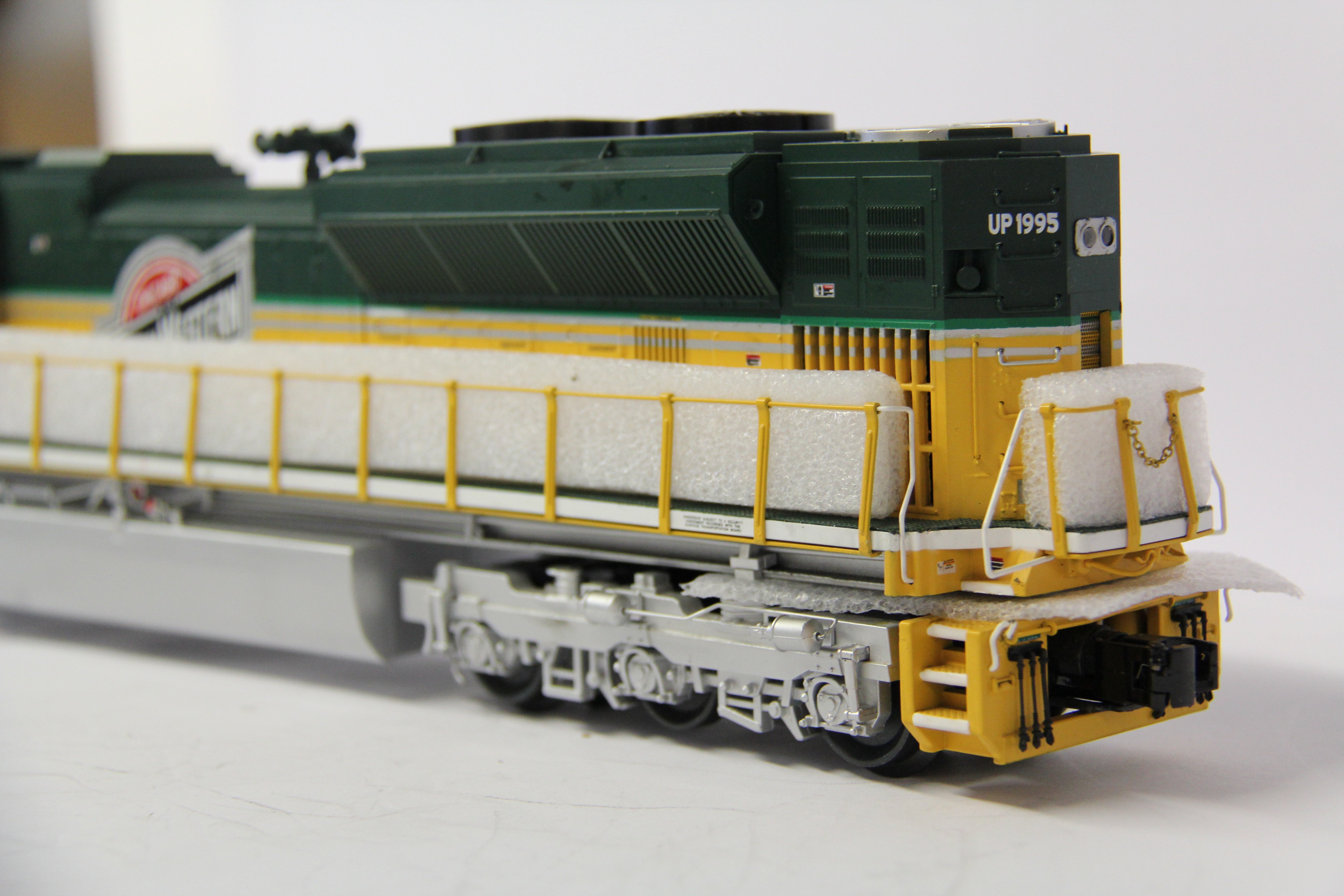 MTH 20-20428-1 Chicago North Western SD70ACe Diesel Engine-Second hand-M6735