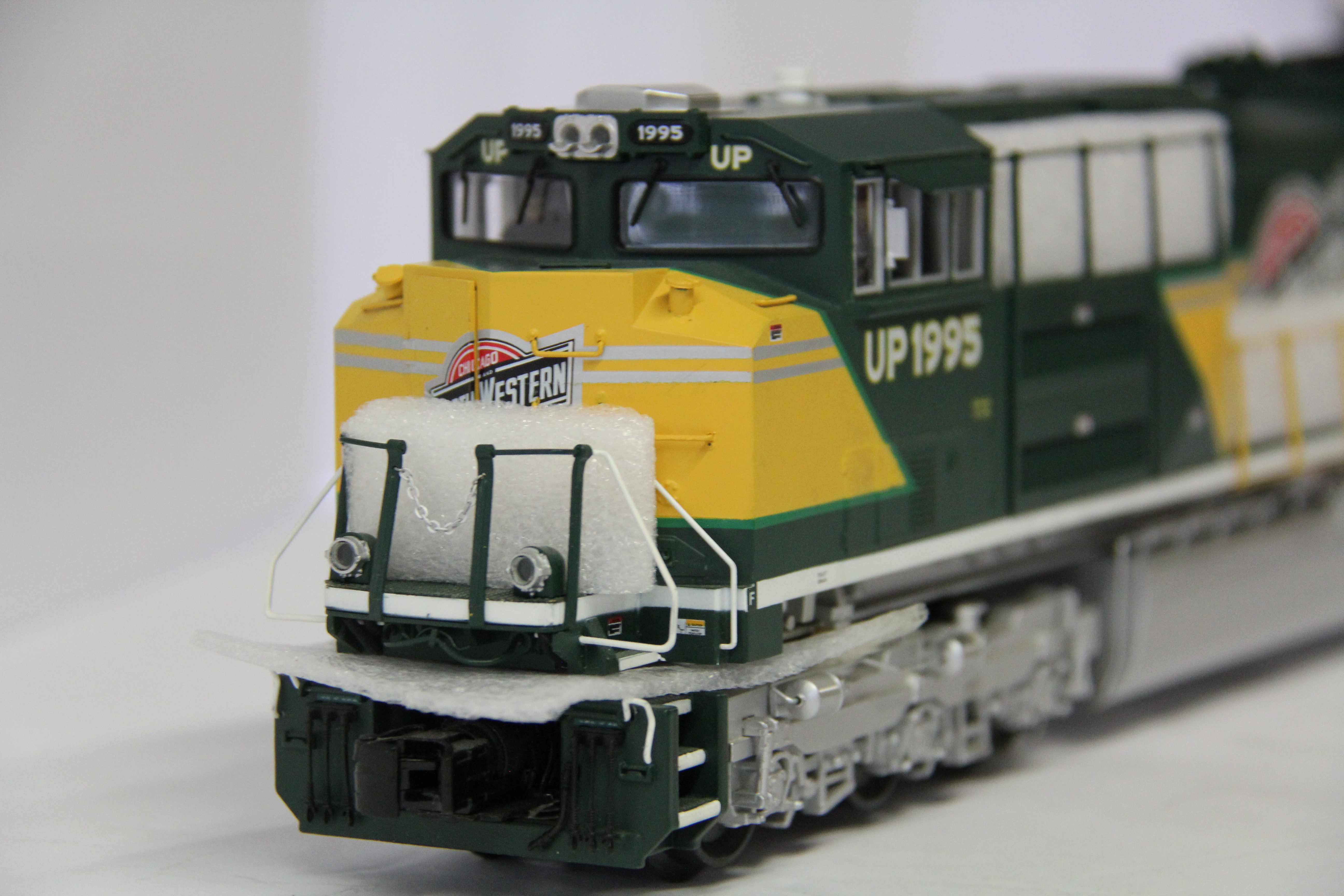 MTH 20-20428-1 Chicago North Western SD70ACe Diesel Engine-Second hand-M6735
