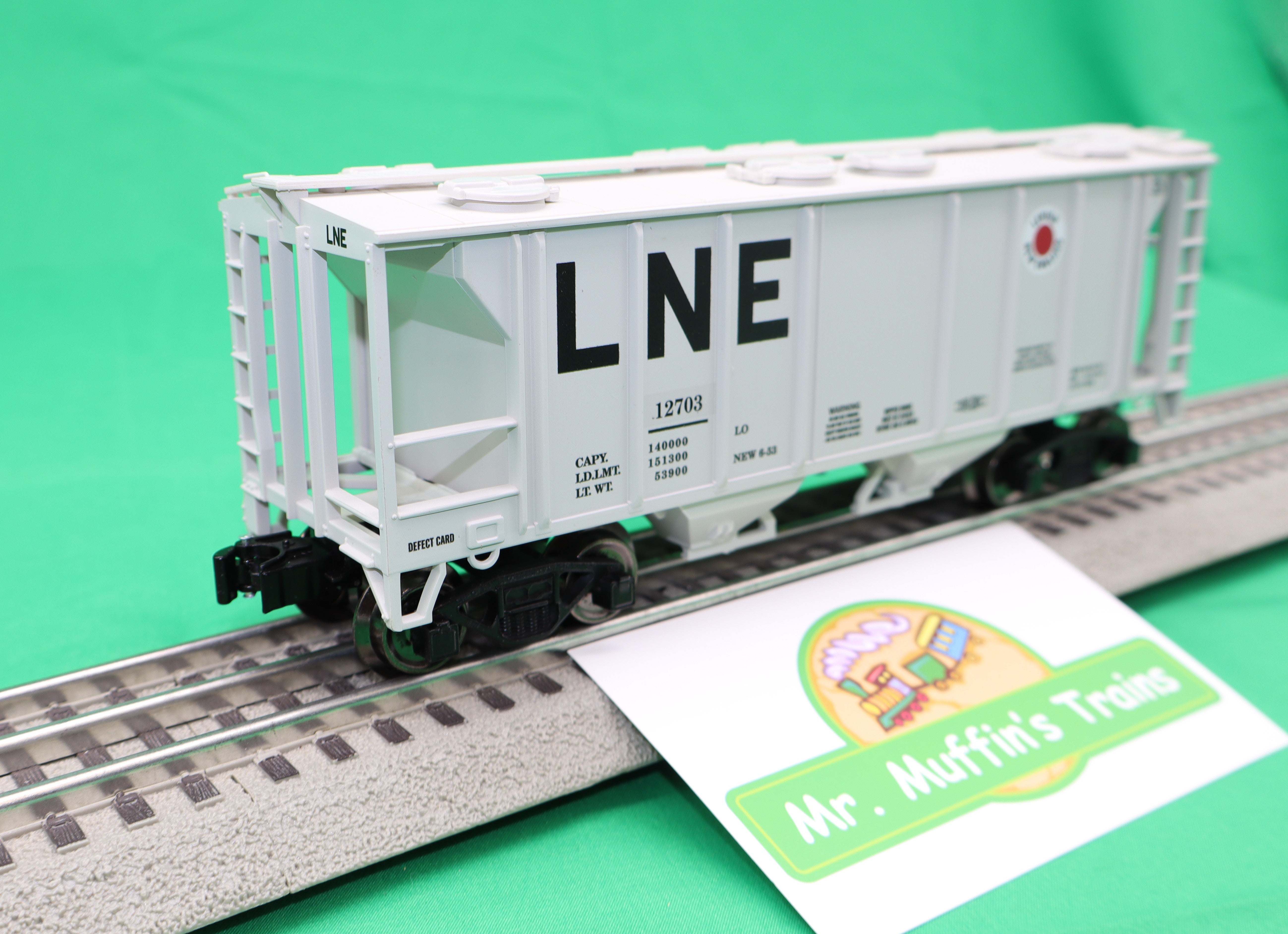 Ready Made Trains RMT-86379 - 2-Bay Covered Hopper Car "Lehigh & New England"