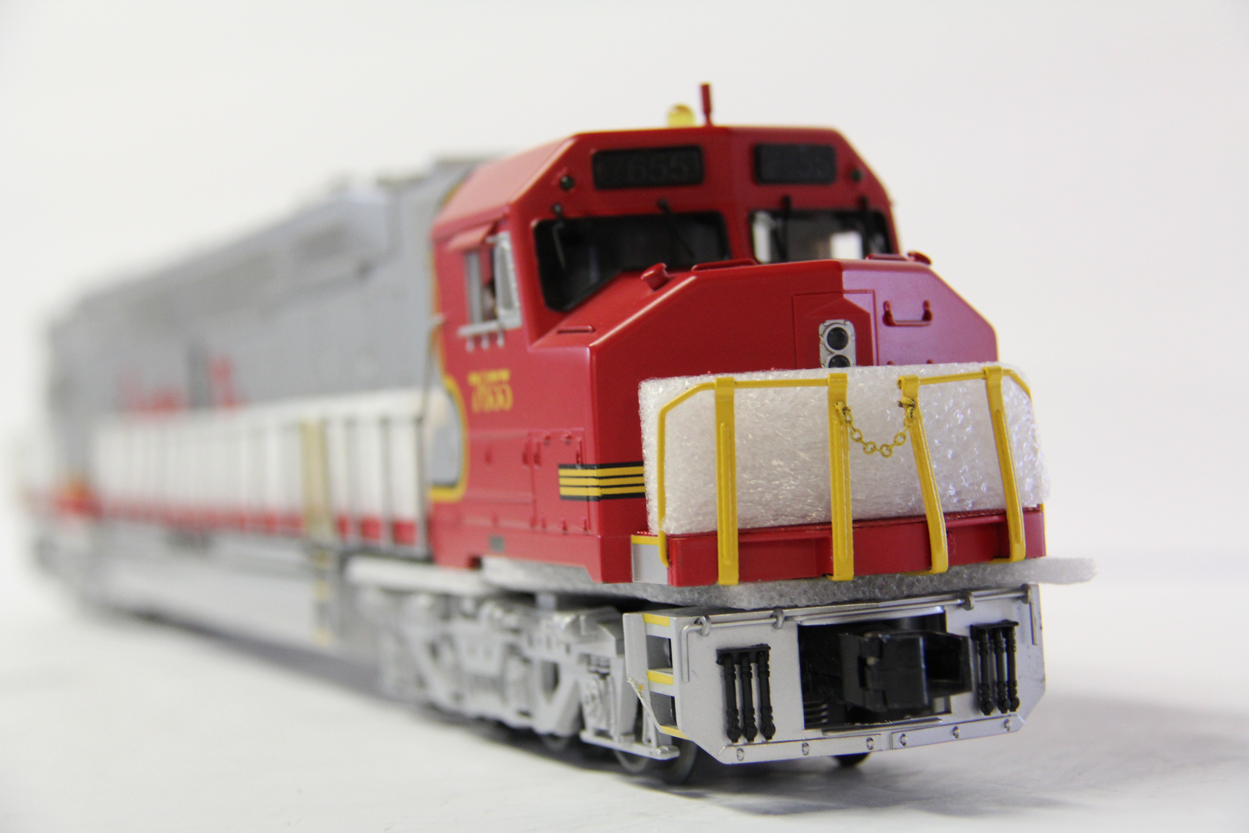 MTH 20-2433-1 & 20-2433-3 Santa Fe DD40AX Diesel Engine and Non Powered Set-Second hand-M6620