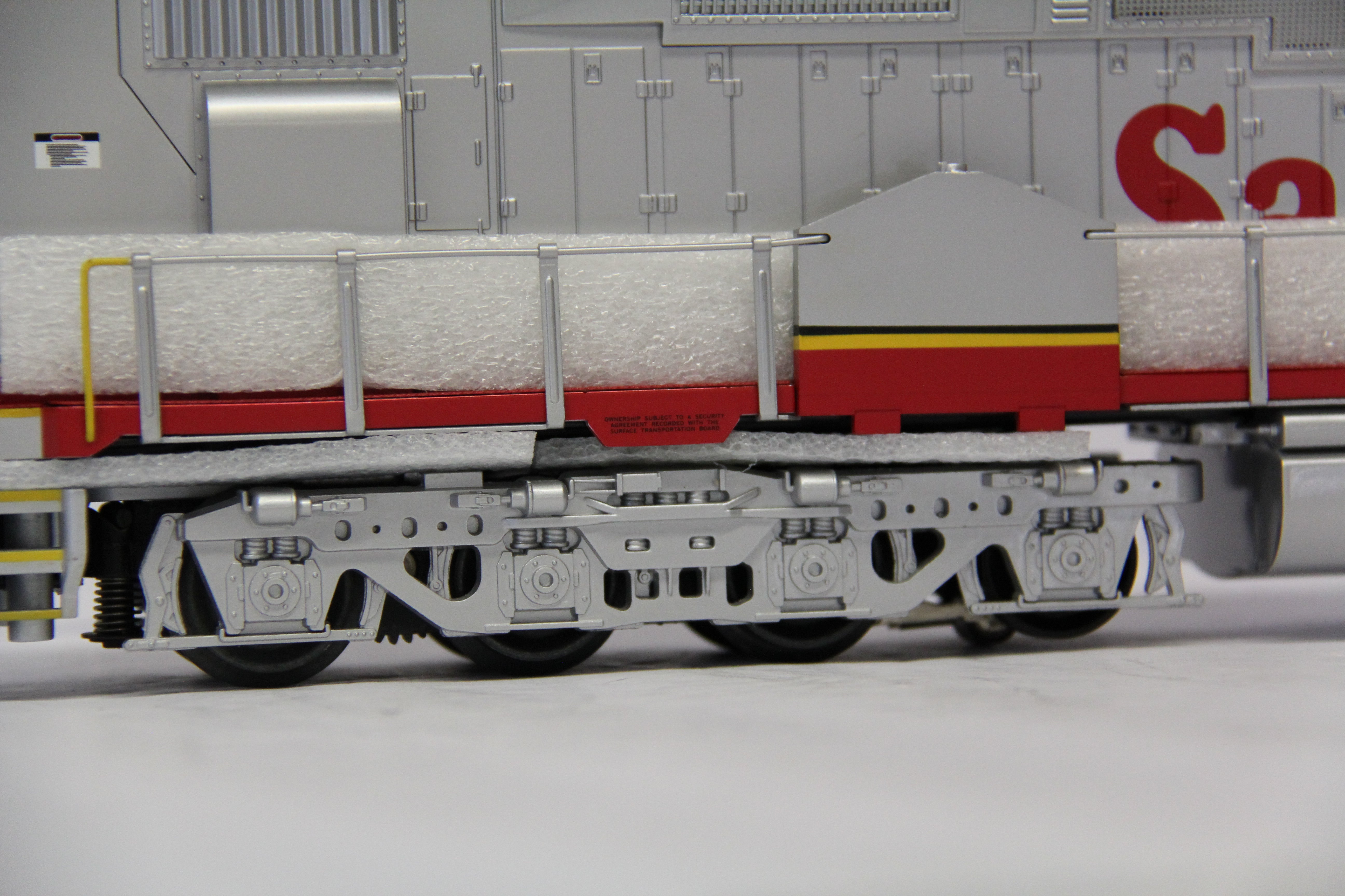 MTH 20-2433-1 & 20-2433-3 Santa Fe DD40AX Diesel Engine and Non Powered Set-Second hand-M6620