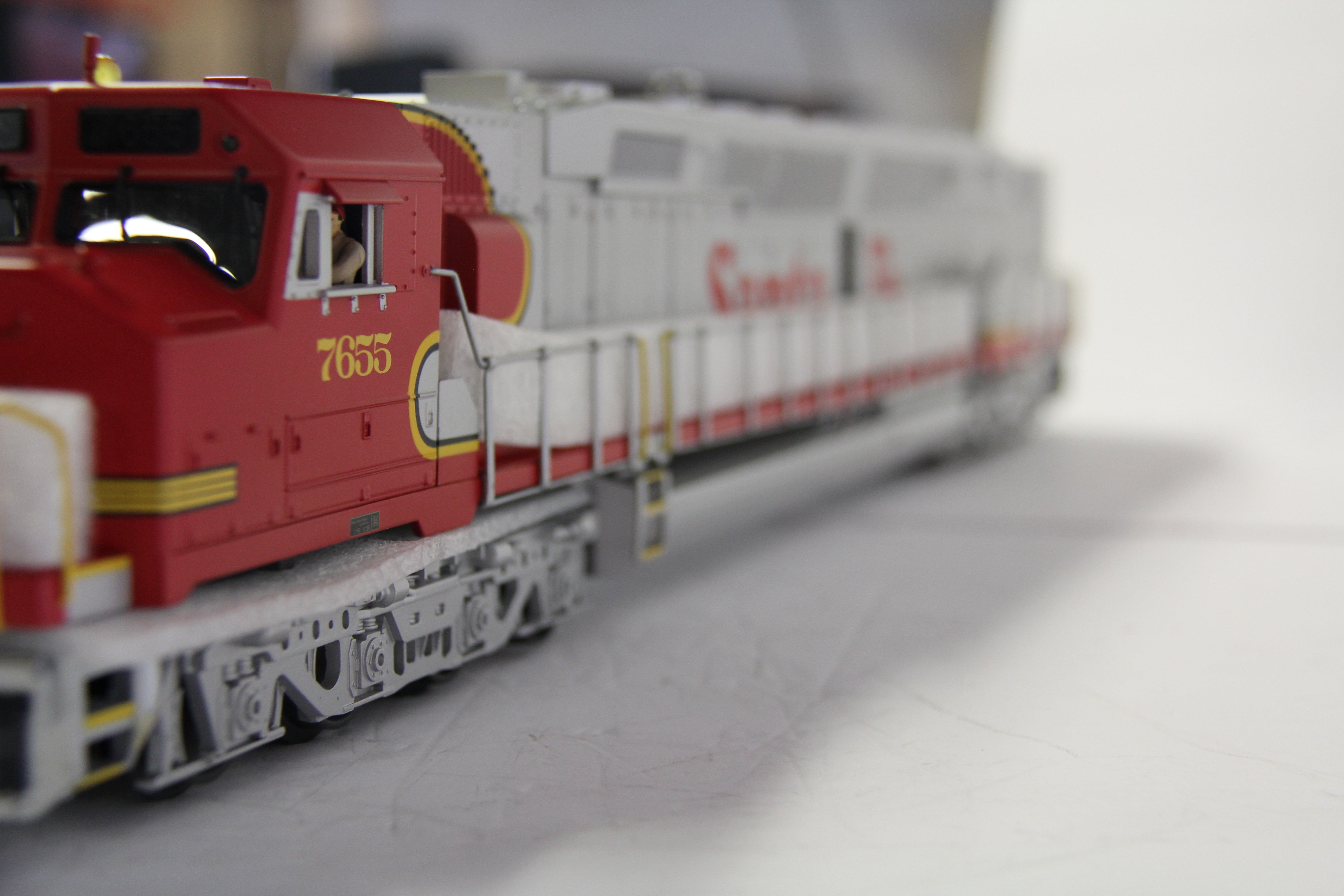 MTH 20-2433-1 & 20-2433-3 Santa Fe DD40AX Diesel Engine and Non Powered Set-Second hand-M6620