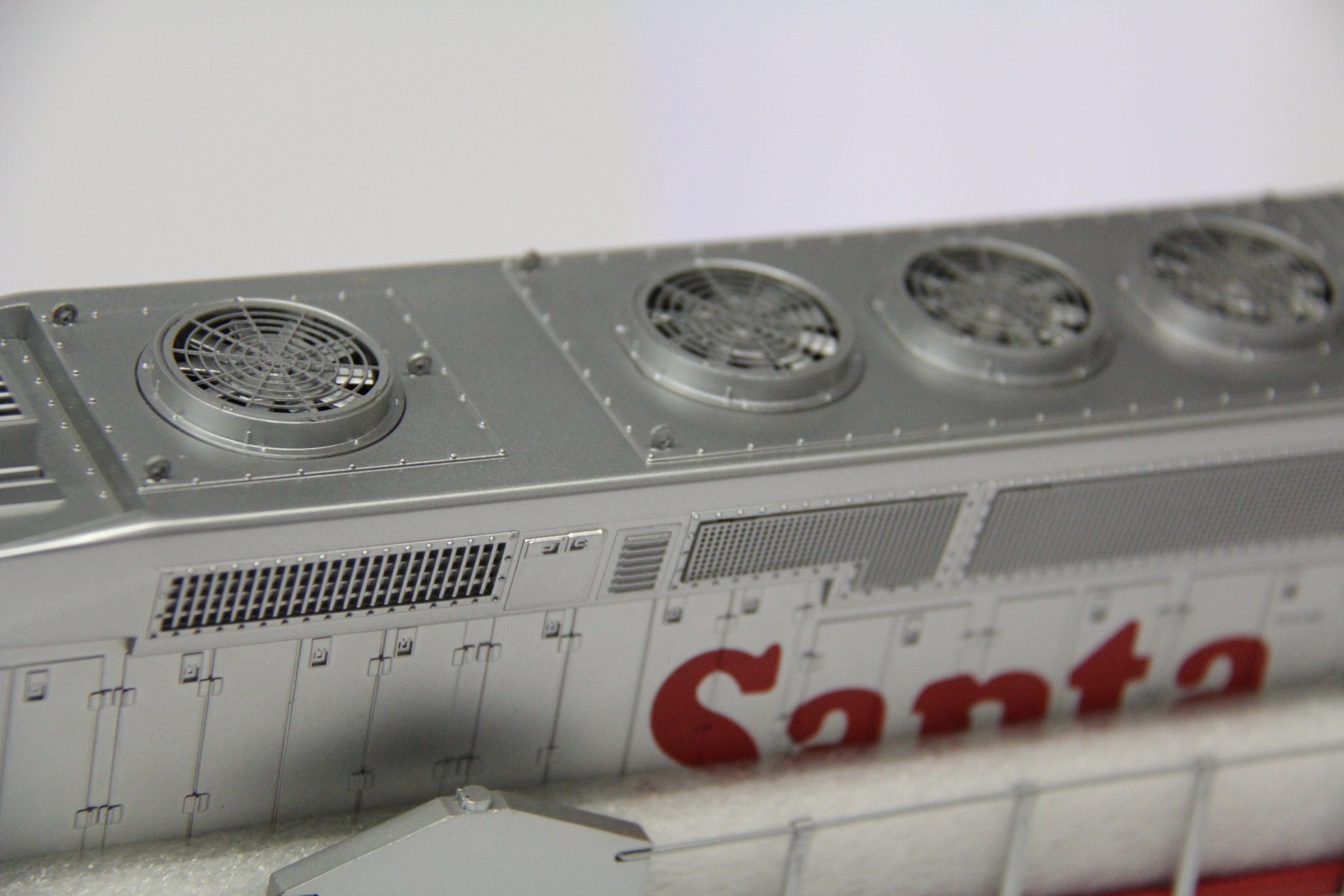 MTH 20-2433-1 & 20-2433-3 Santa Fe DD40AX Diesel Engine and Non Powered Set-Second hand-M6620