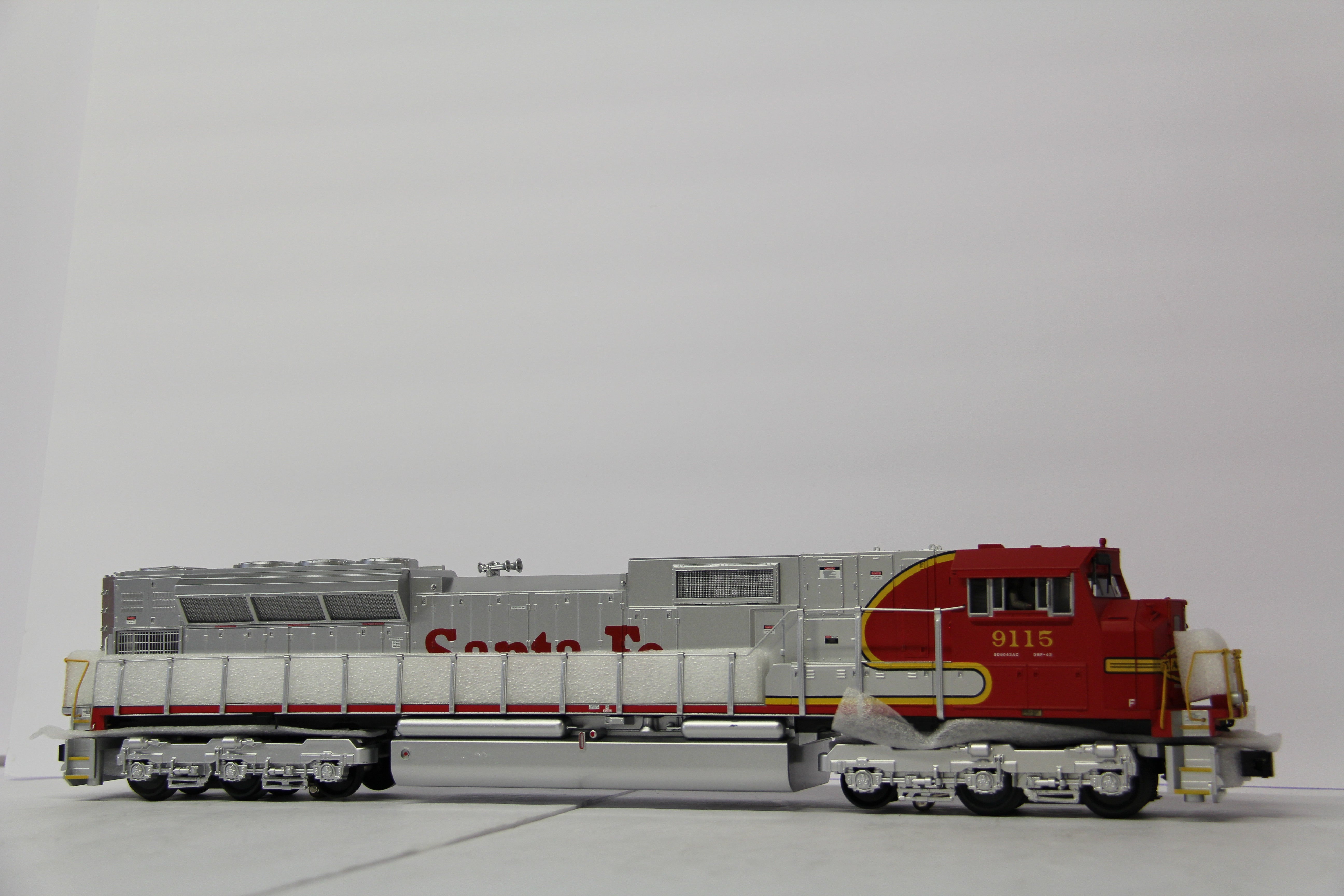 MTH 20-2369-1 & 20-2369-3 Santa Fe SD-90MAC Diesel Engine and Non Powered Set-Second hand-M6622