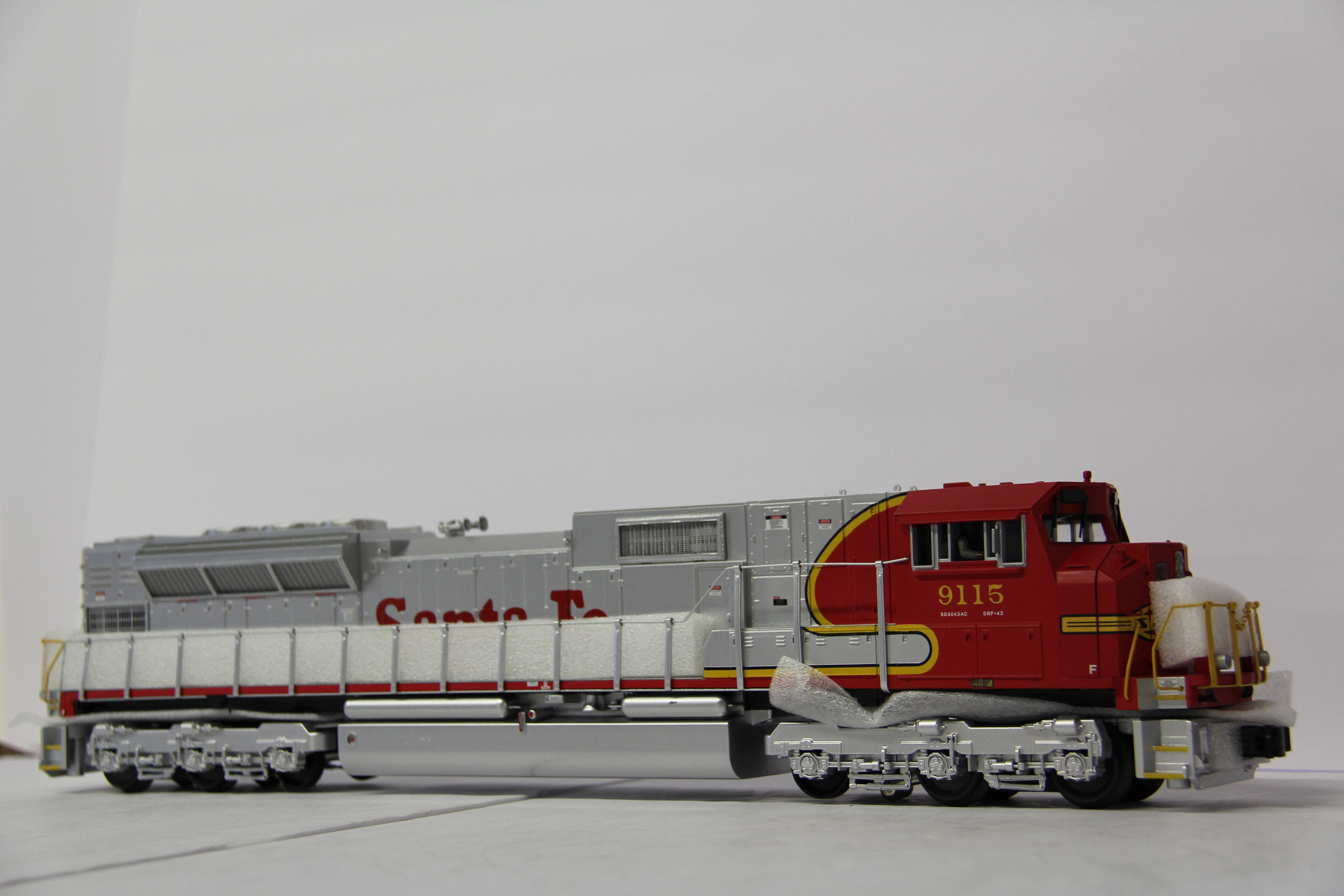 MTH 20-2369-1 & 20-2369-3 Santa Fe SD-90MAC Diesel Engine and Non Powered Set-Second hand-M6622