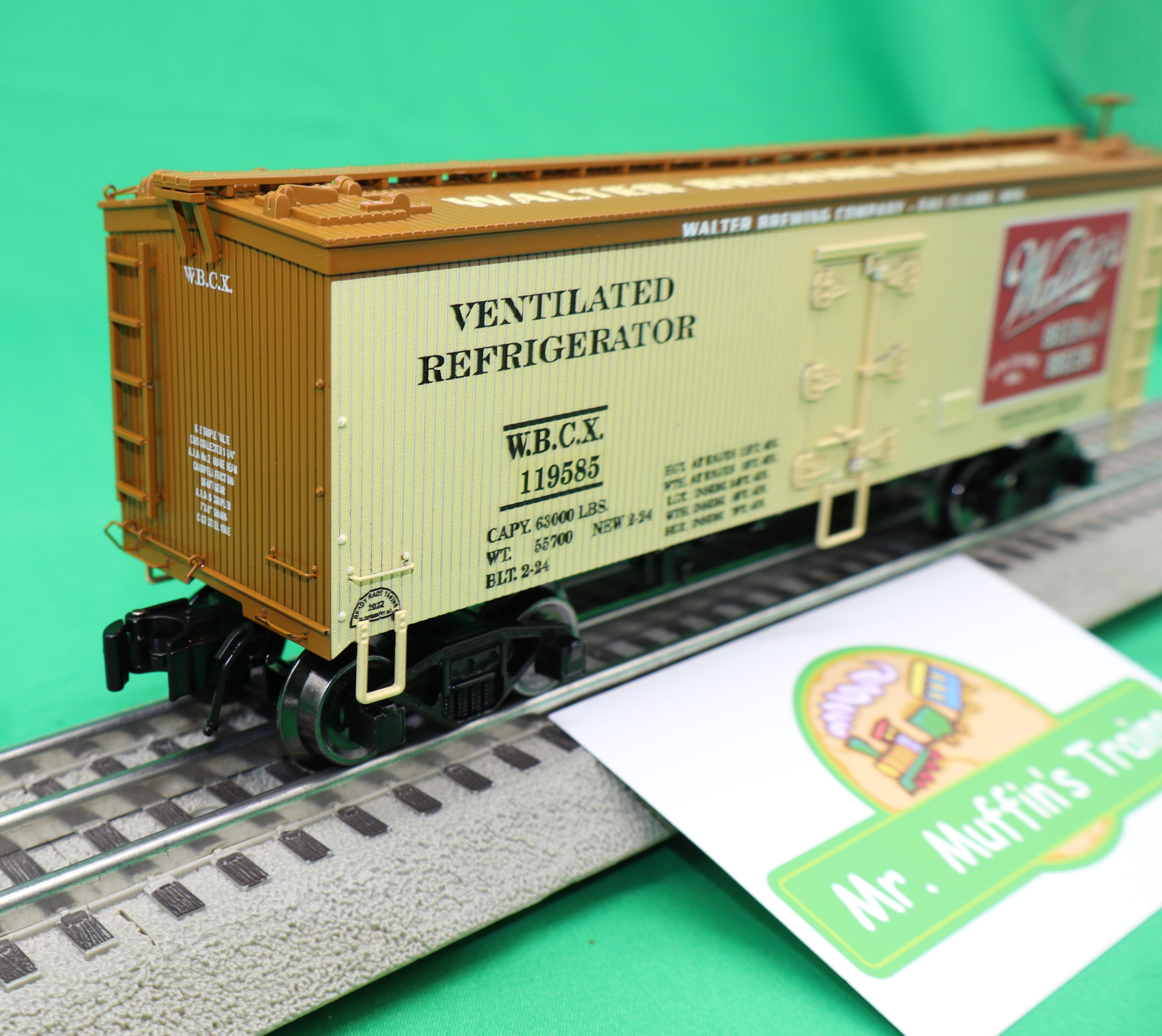 Ready Made Trains RMT-86192 - 36' Woodside Reefer Car "Walter's Brewing Company" - MrMuffin'sTrains