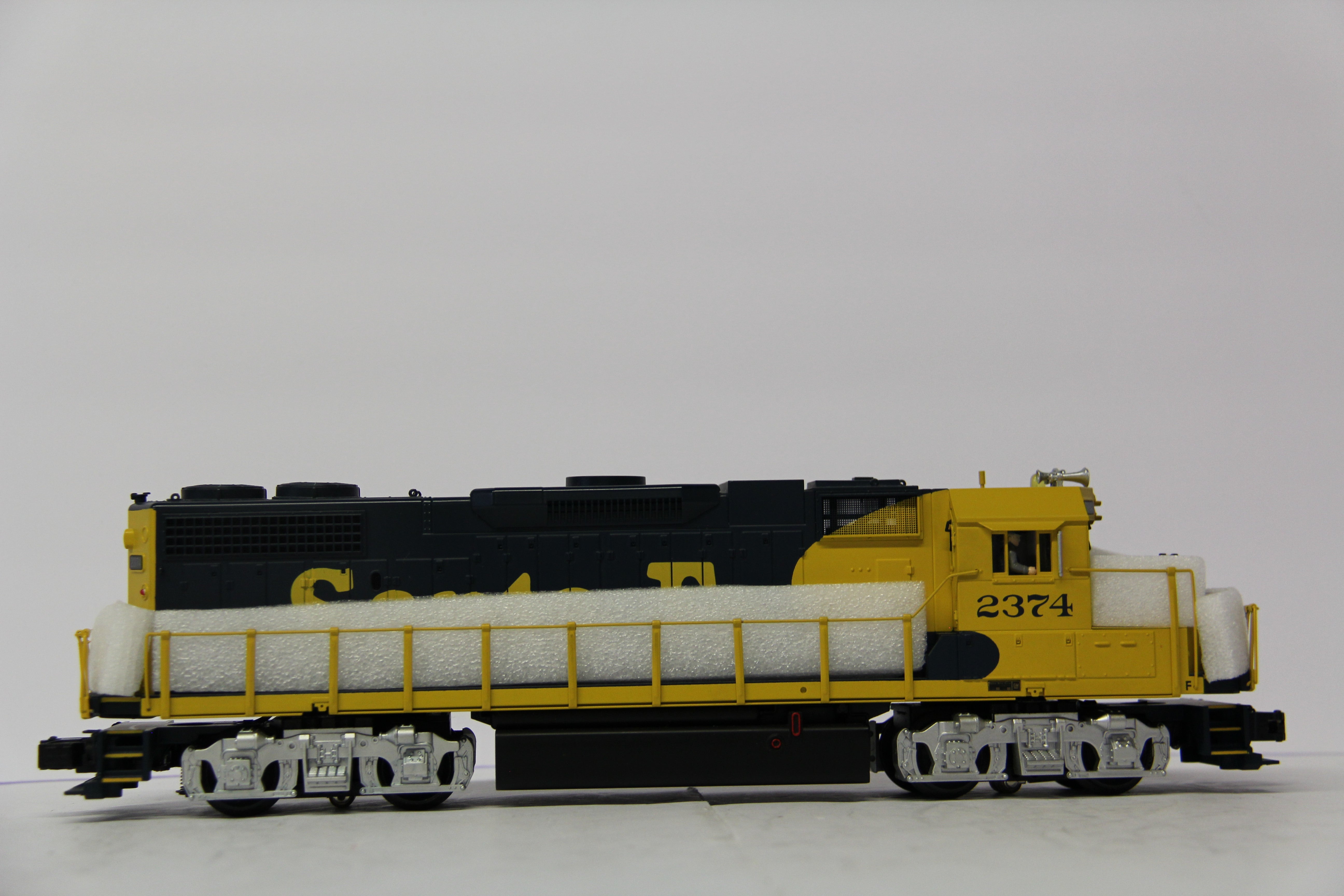 MTH 20-2338-1 Santa Fe GP-38-2 Diesel Engine-Second hand-M6618