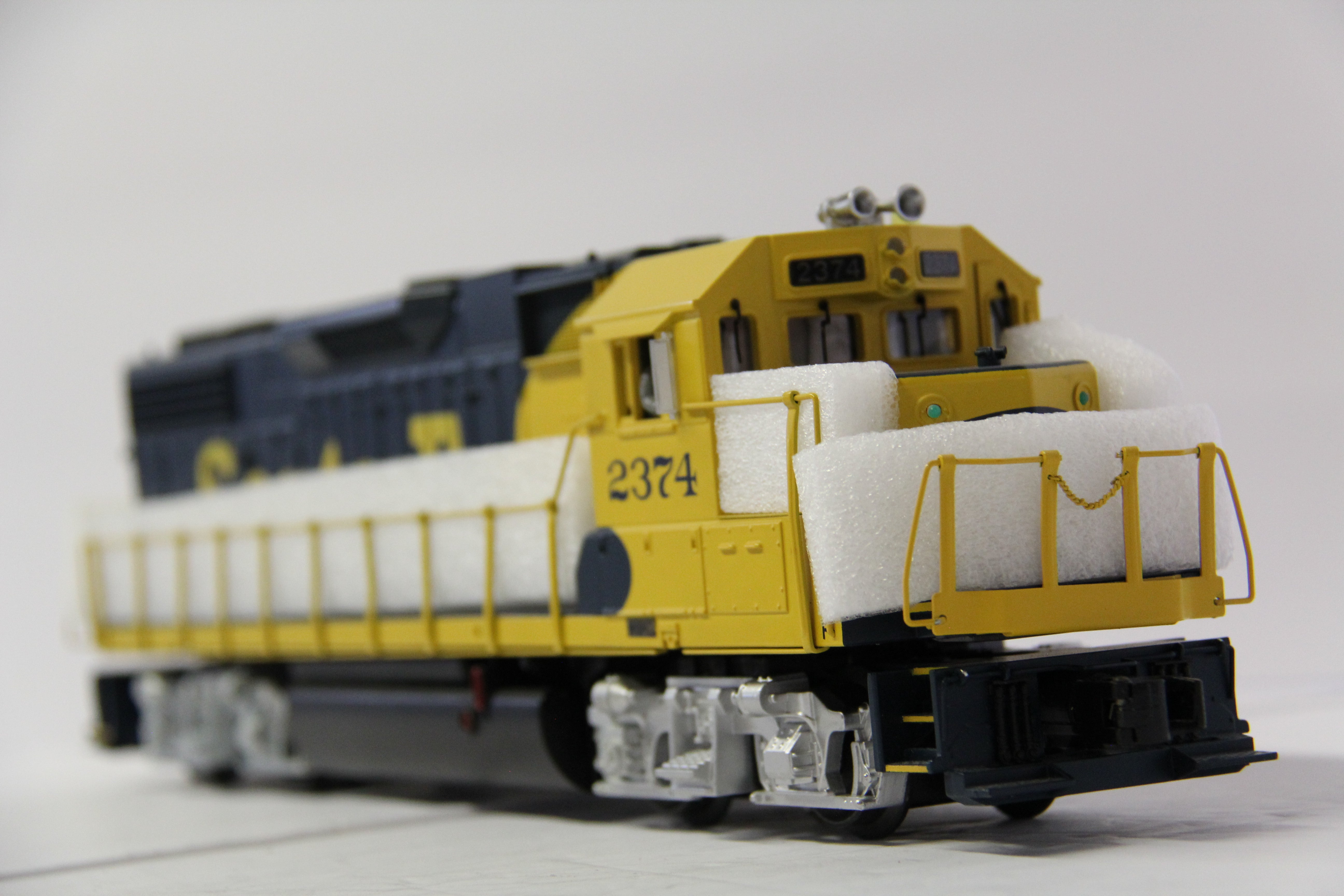 MTH 20-2338-1 Santa Fe GP-38-2 Diesel Engine-Second hand-M6618