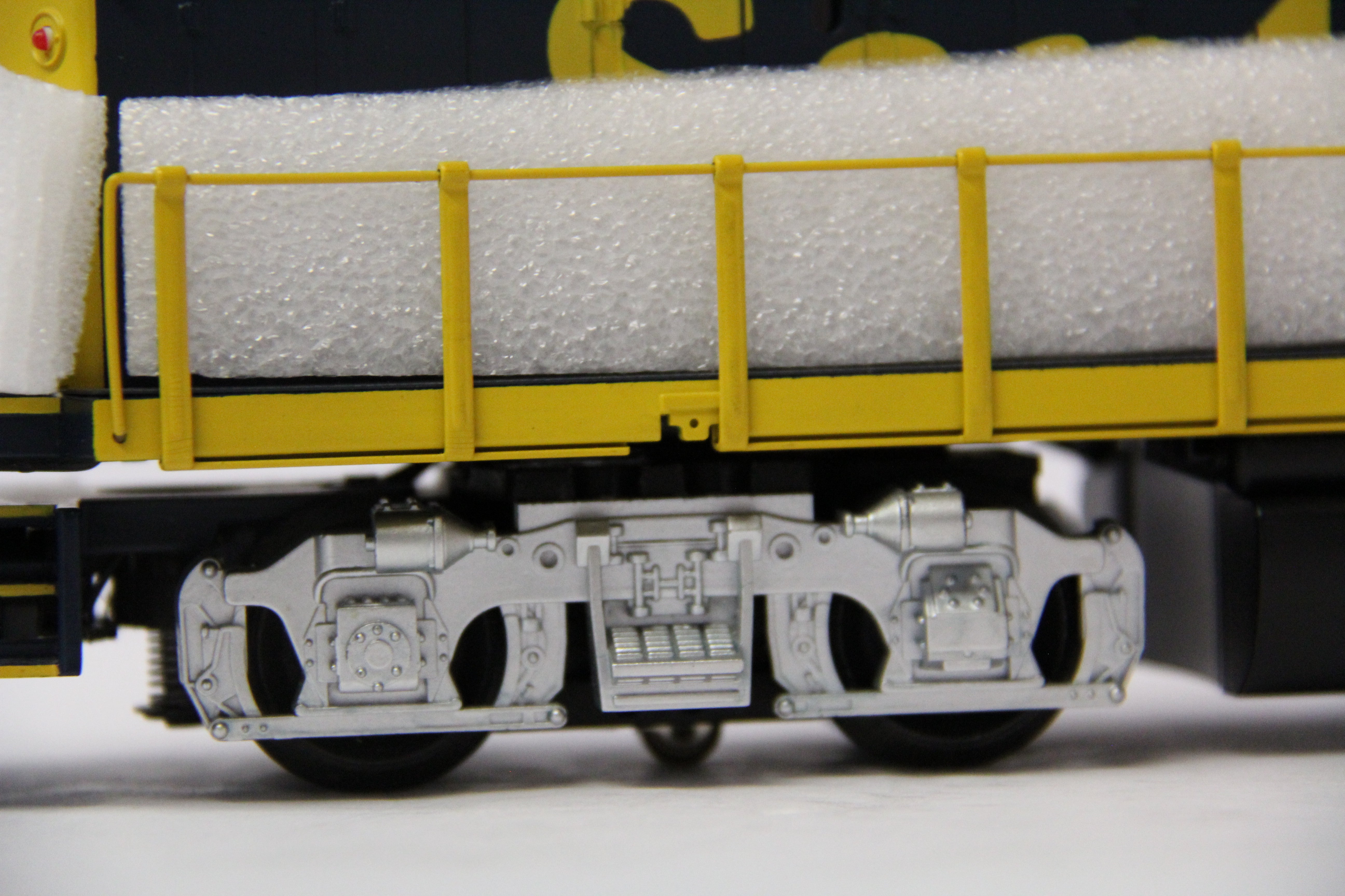 MTH 20-2338-1 Santa Fe GP-38-2 Diesel Engine-Second hand-M6618