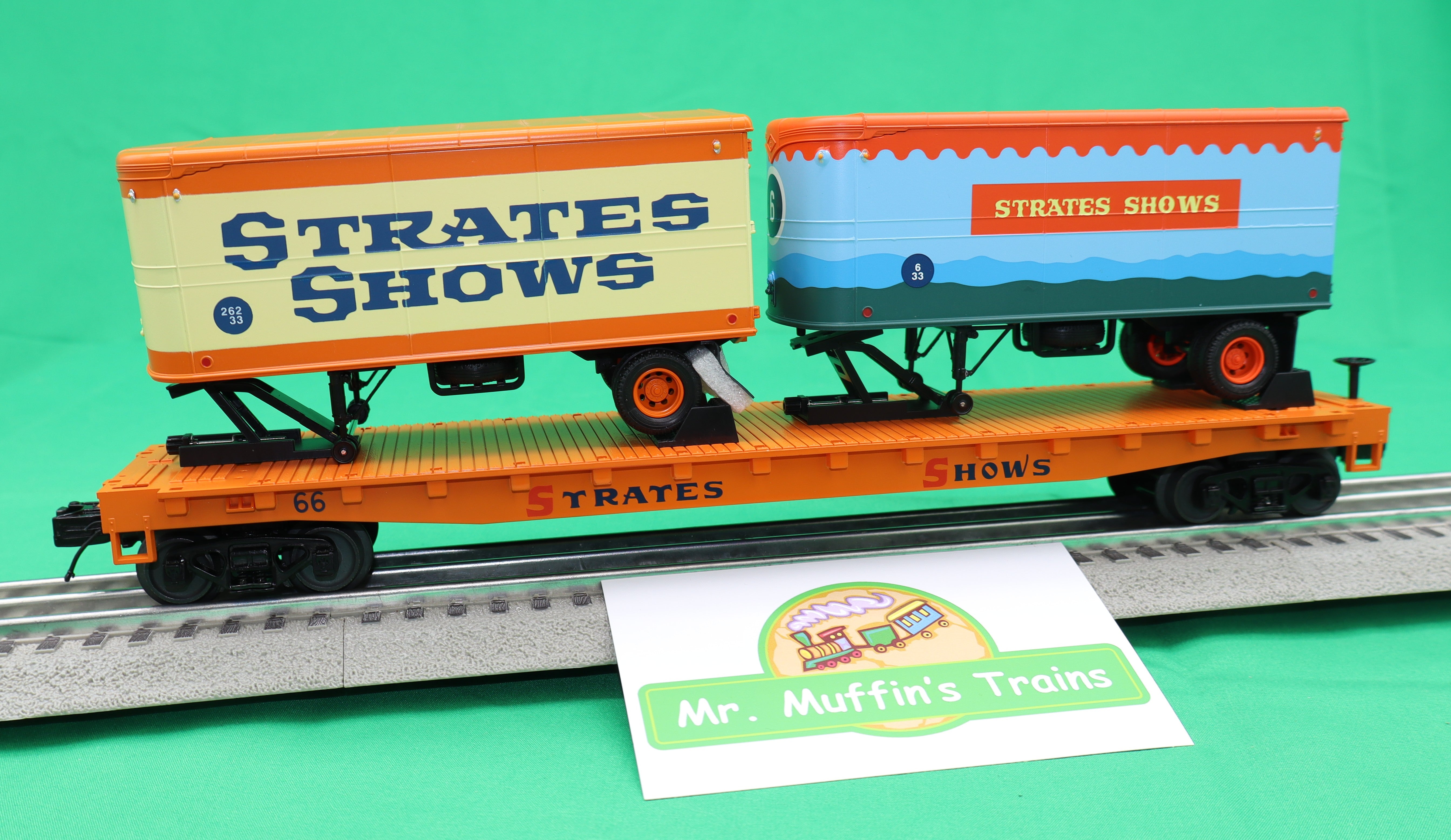 Atlas O 3002599 - Premier - Flat Car "Strates Shows" w/ 2 Trailers #66 - MrMuffin'sTrains