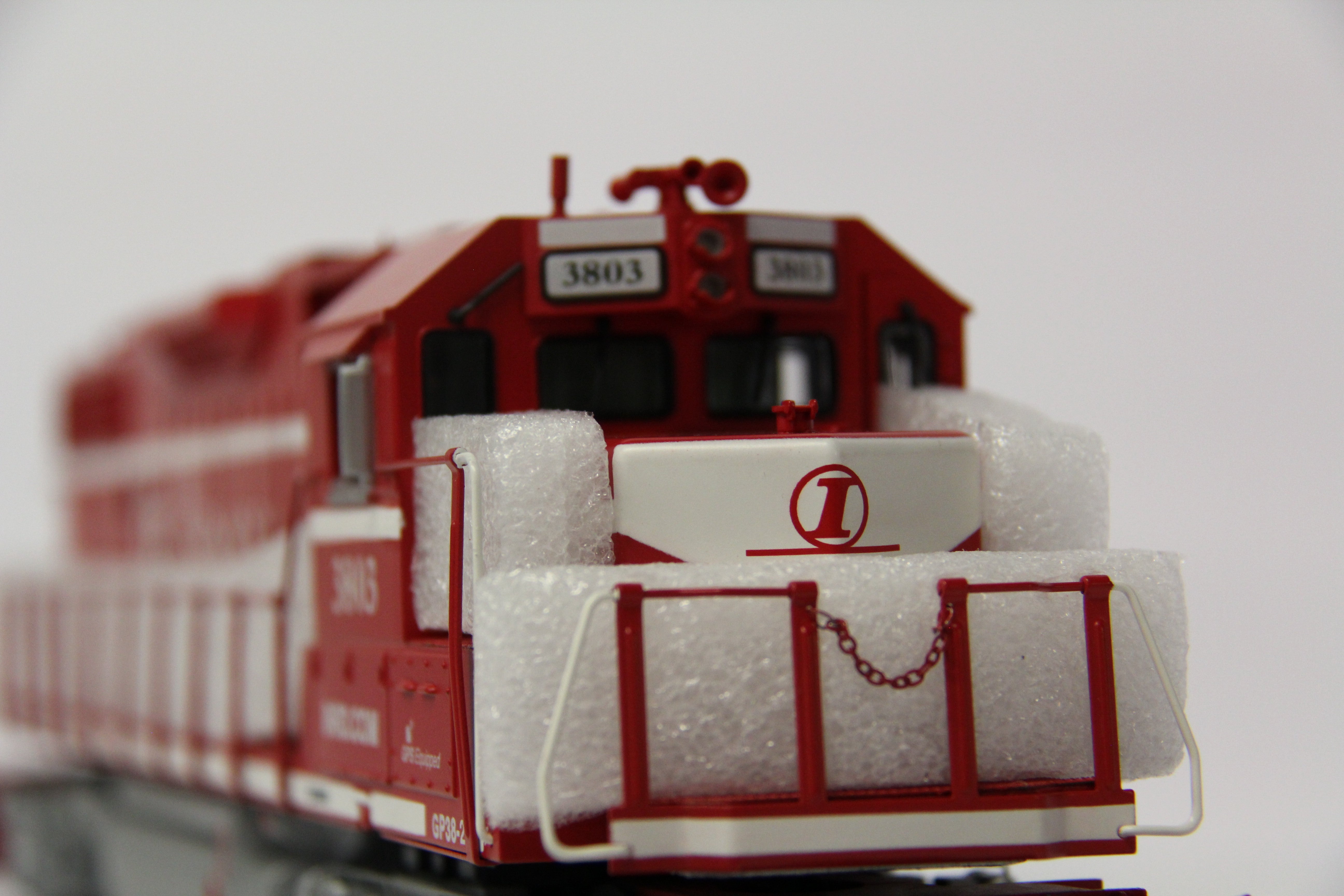 MTH 20-20224-1 Indiana Railway (#3803) GP38-2 Diesel Engine-Second hand-M6763